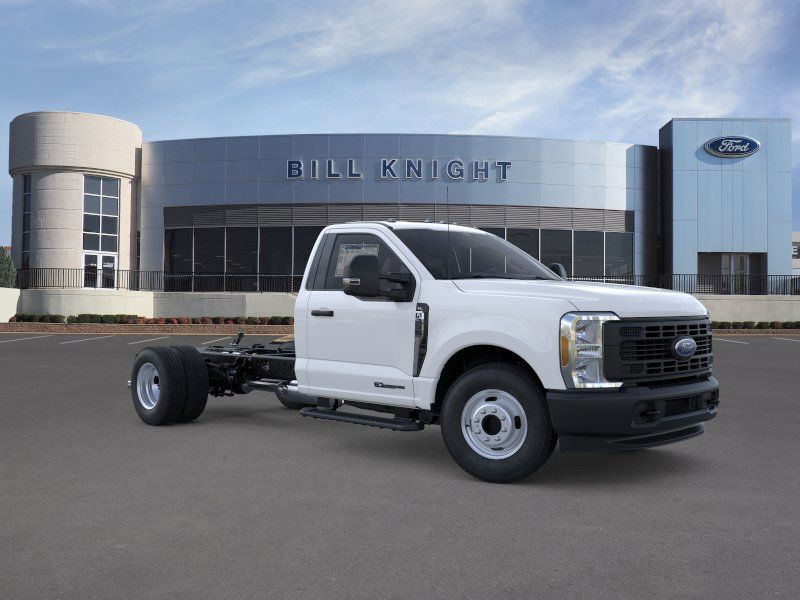 2025 Ford F-350 XL Regular Cab 169-In DRW's photo