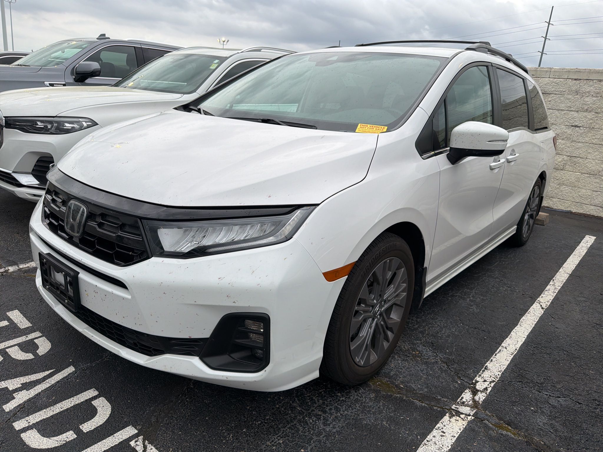 White 2025 Honda Odyssey Touring FWD Minivan Front-Wheel Drive Automatic