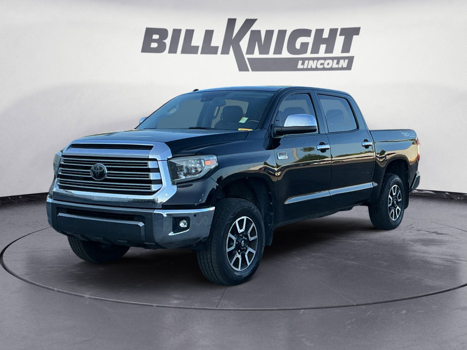 Midnight Black Metallic 2018 Toyota Tundra Pickup Truck Four-Wheel Drive 6-Speed Automatic Overdrive