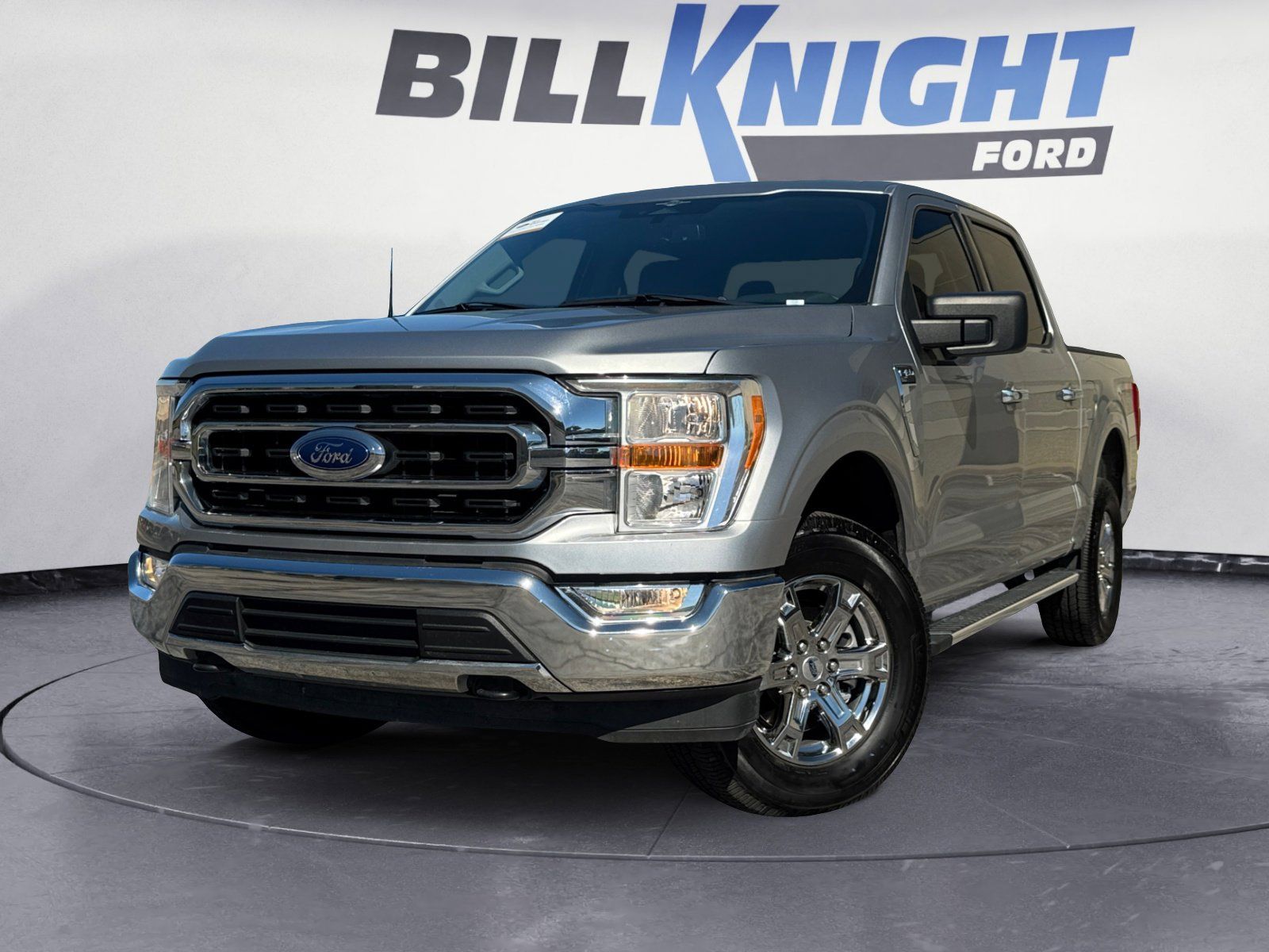 Iconic Silver Metallic 2023 Ford F-150 XLT SuperCrew 4WD Pickup Truck Four-Wheel Drive Automatic