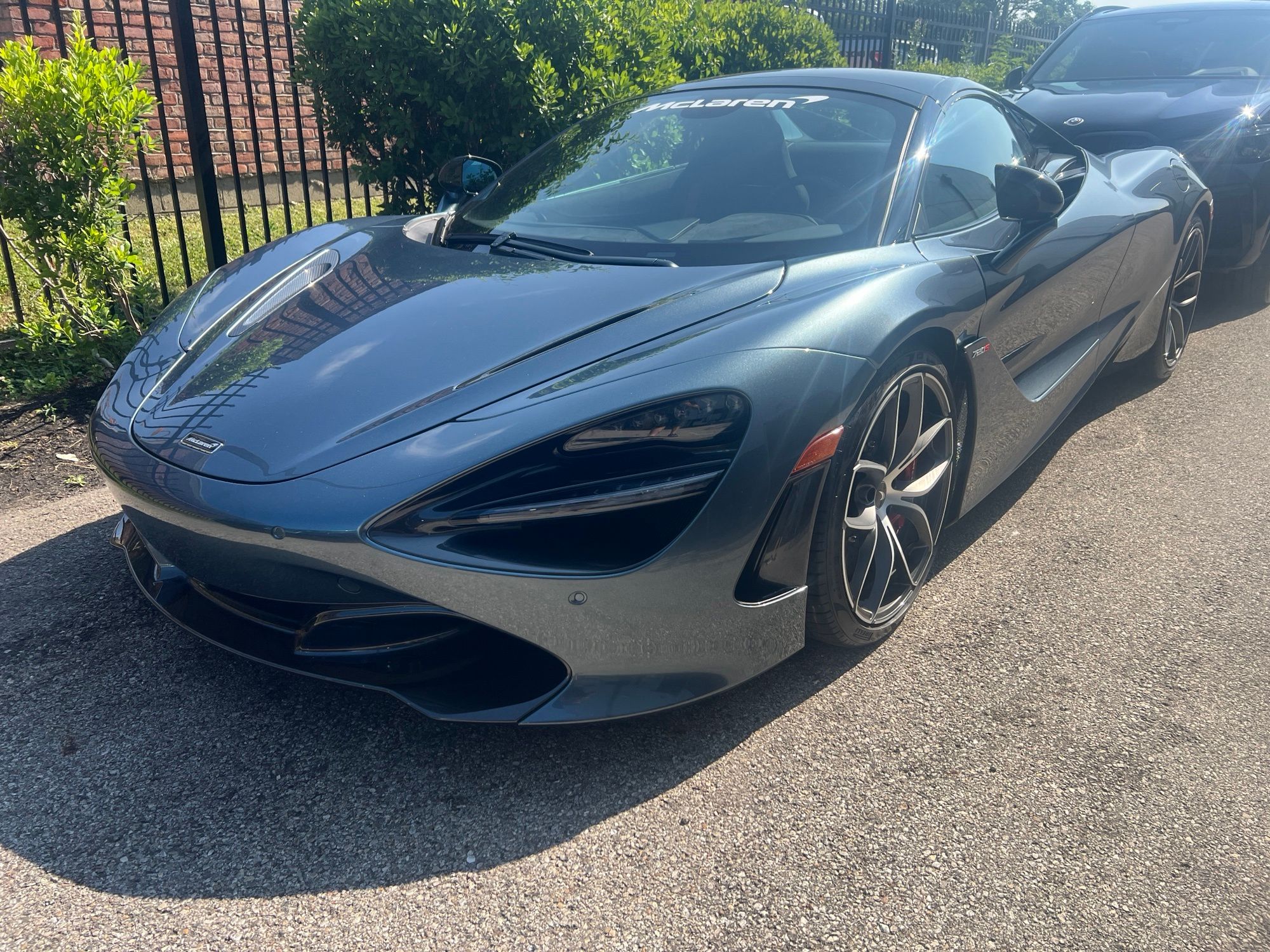 Saros 2022 McLaren 720S Convertible Rear-Wheel Drive 7-Speed Automatic