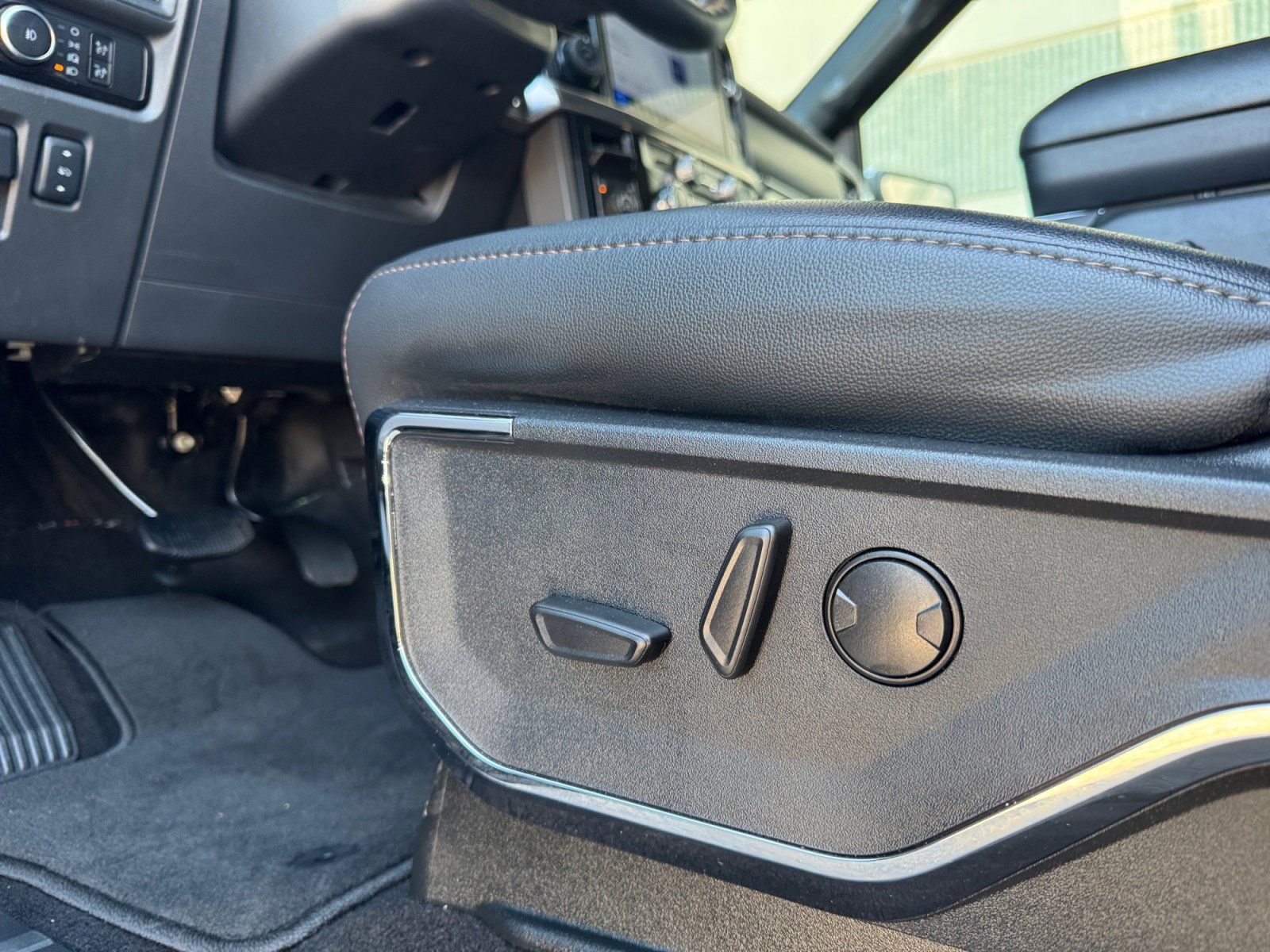 Used 2024 Ford F-150 Lariat 4D SuperCrew
