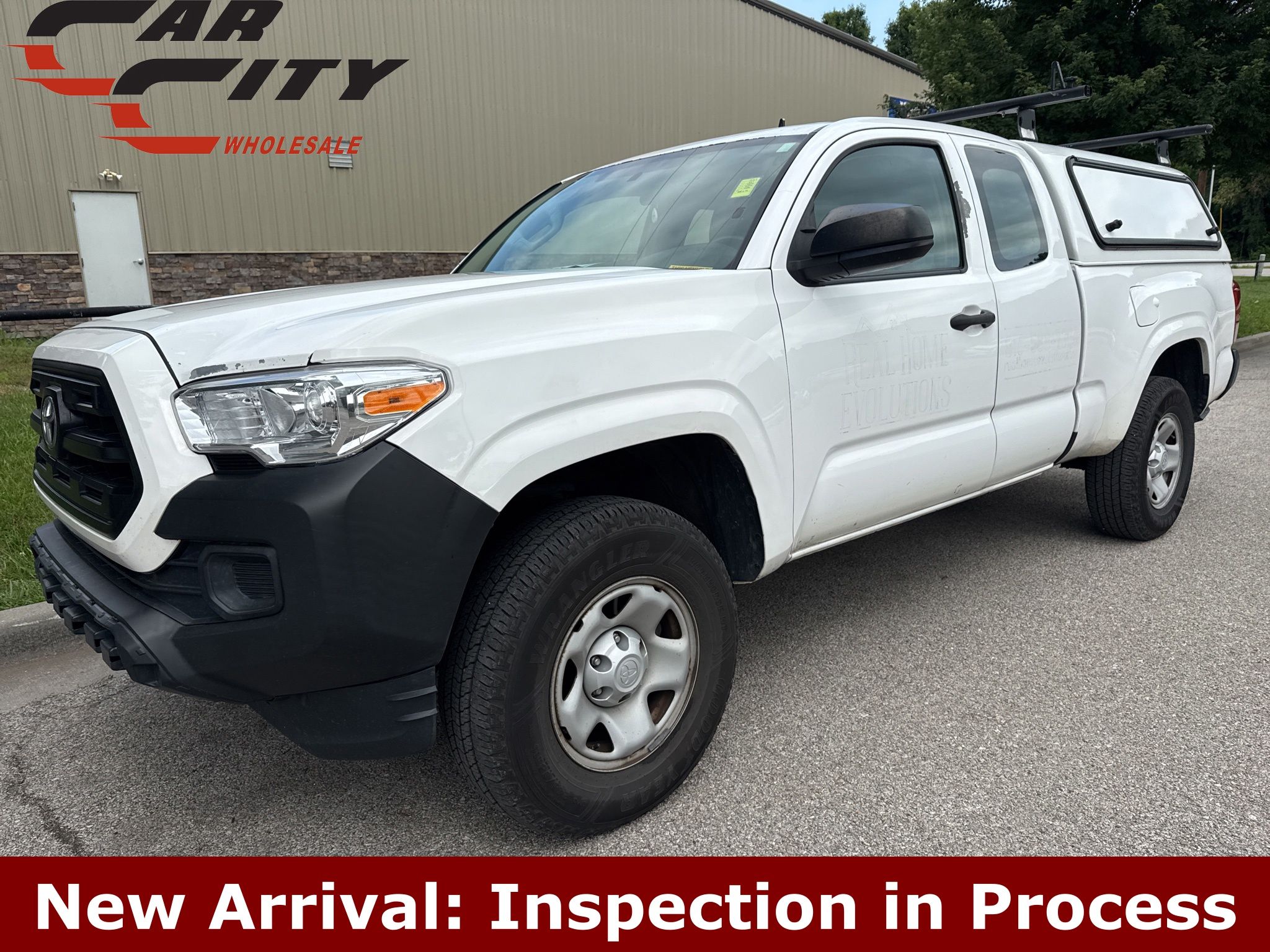 Super White 2017 Toyota Tacoma SR I4 Access Cab RWD Pickup Truck 4X2 6-Speed Automatic