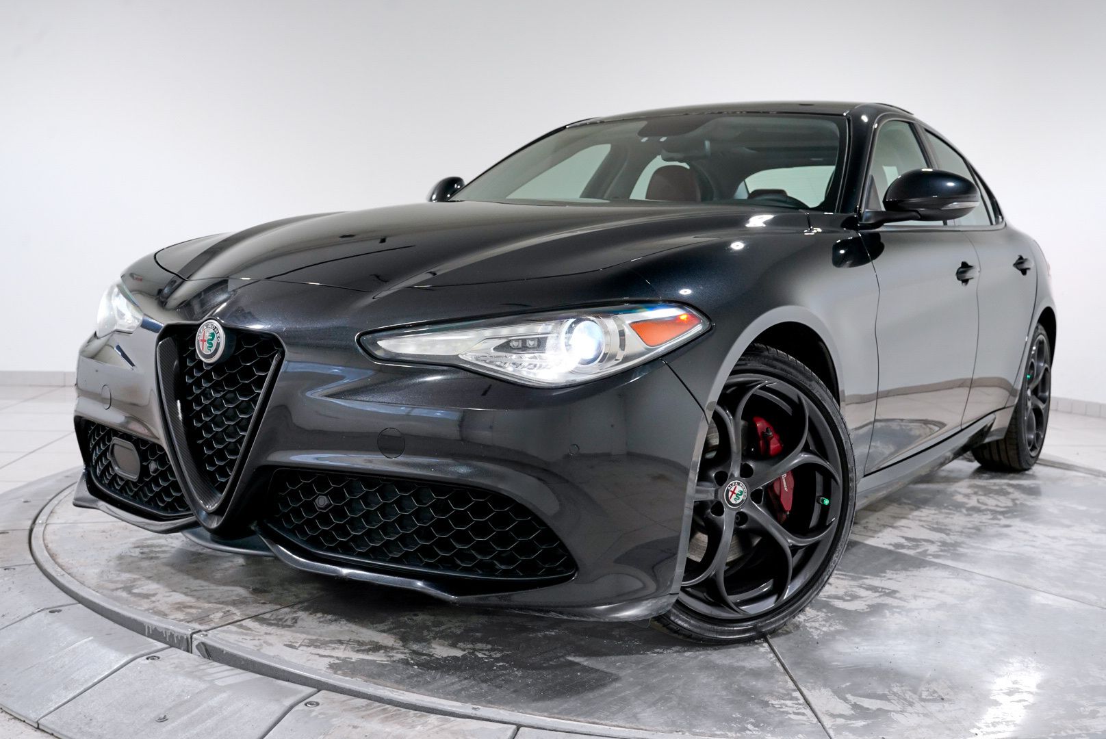 Vulcano Black Metallic 2018 Alfa Romeo Giulia Ti Sport AWD Sedan All-Wheel Drive 8-Speed Automatic