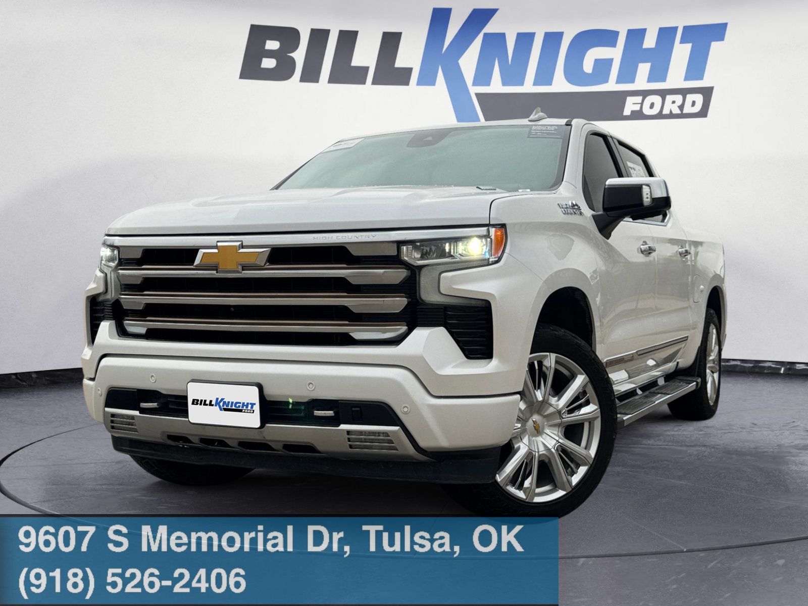 White (Iridescent Pearl Tricoat) 2022 Chevrolet Silverado 1500 High Country Crew Cab 4WD Pickup Truck Four-Wheel Drive Automatic