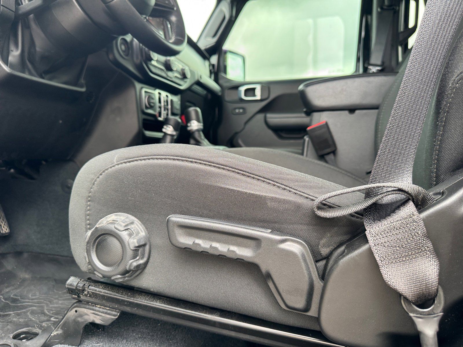 Used 2022 Jeep Gladiator Willys 4D Crew Cab