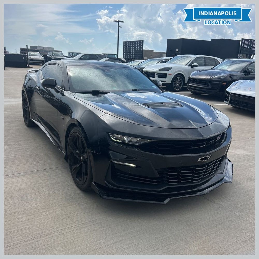 Black 2019 Chevrolet Camaro Coupe Rear-Wheel Drive 6-Speed Manual