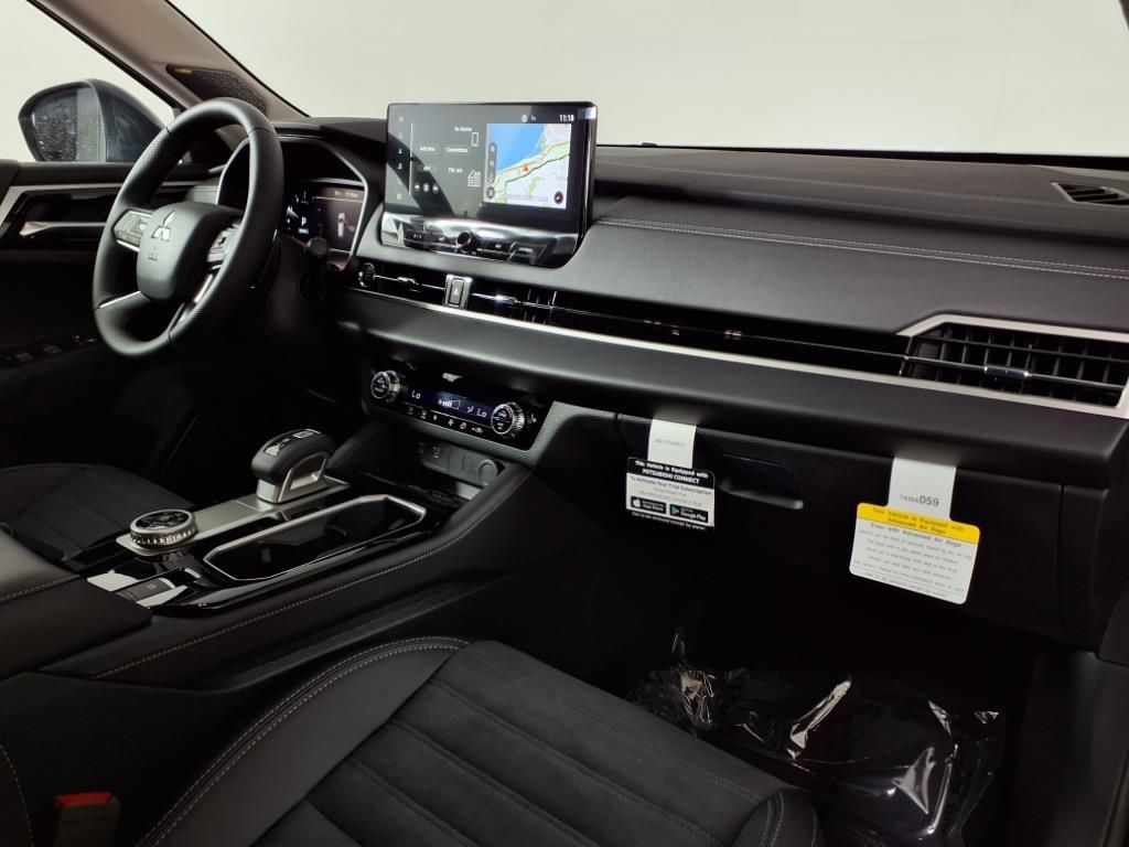 2025 Mitsubishi Outlander SE - Photo 7