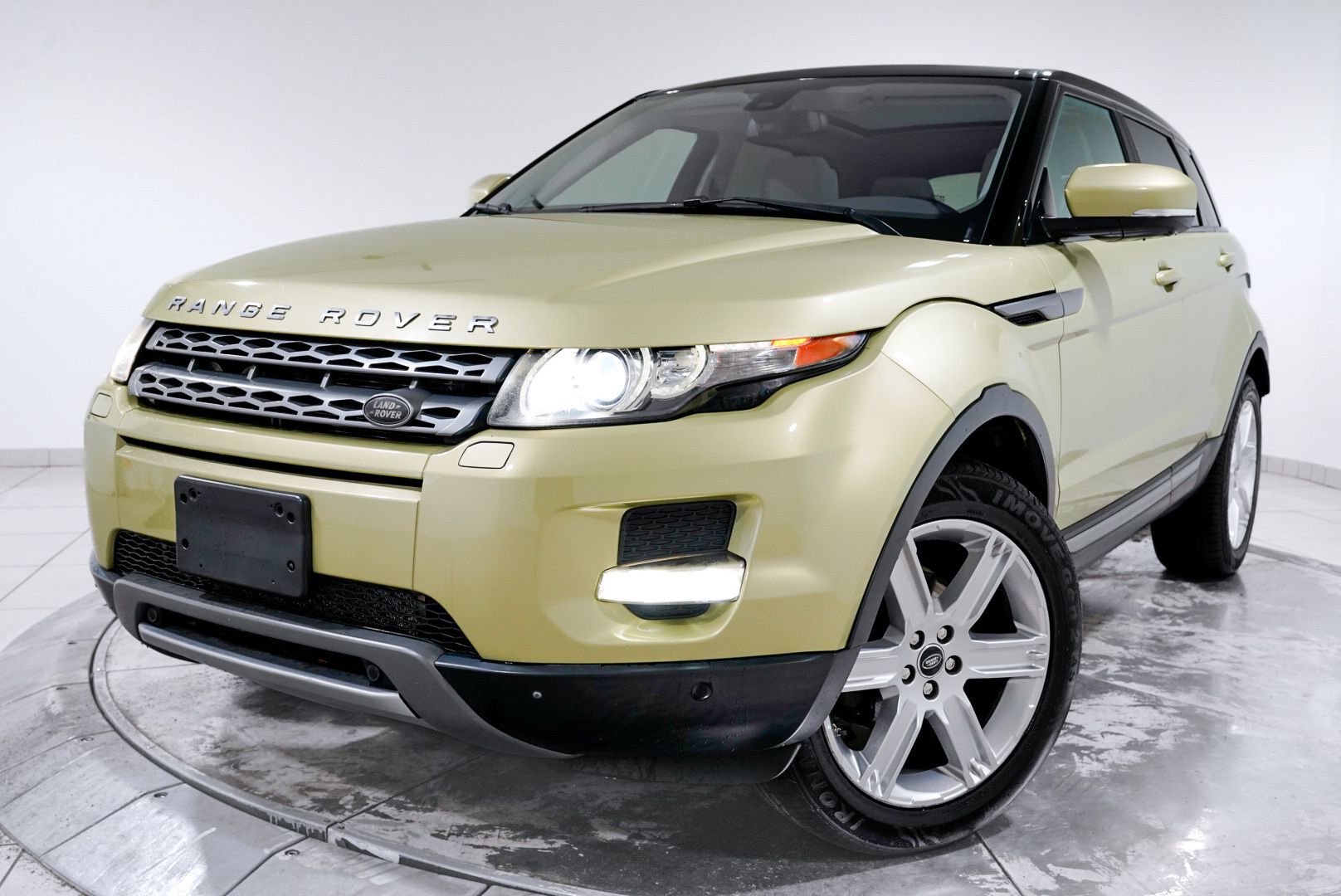 2013 Land Rover Range Rover Evoque Pure 5 Door's photo