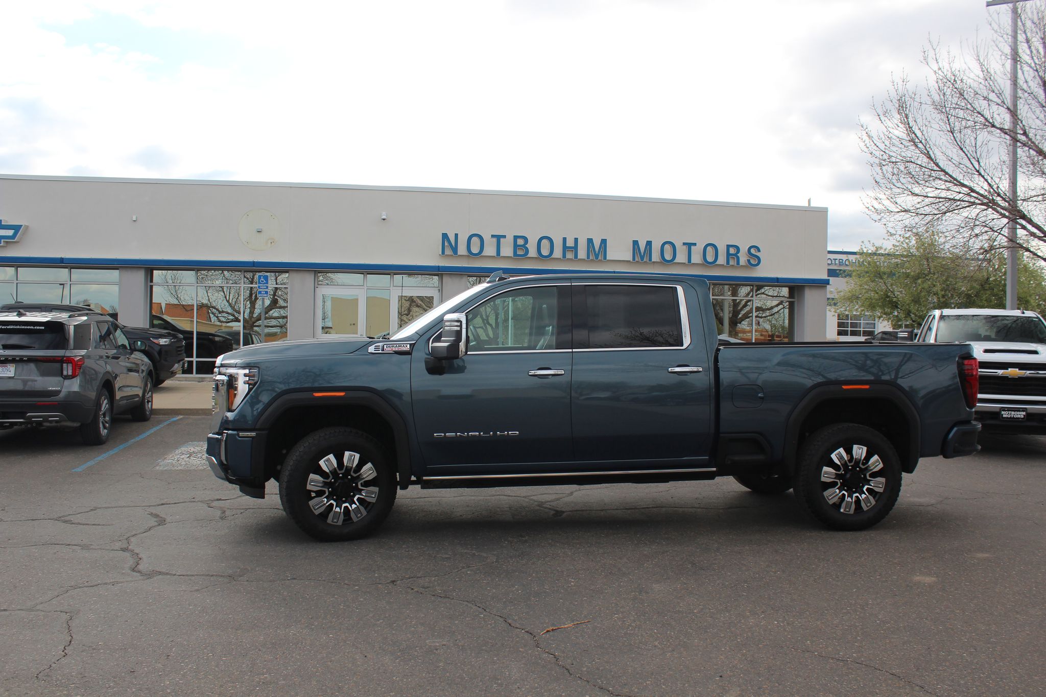  2025 GMC Sierra 3500HD Denali Crew Cab 4WD   