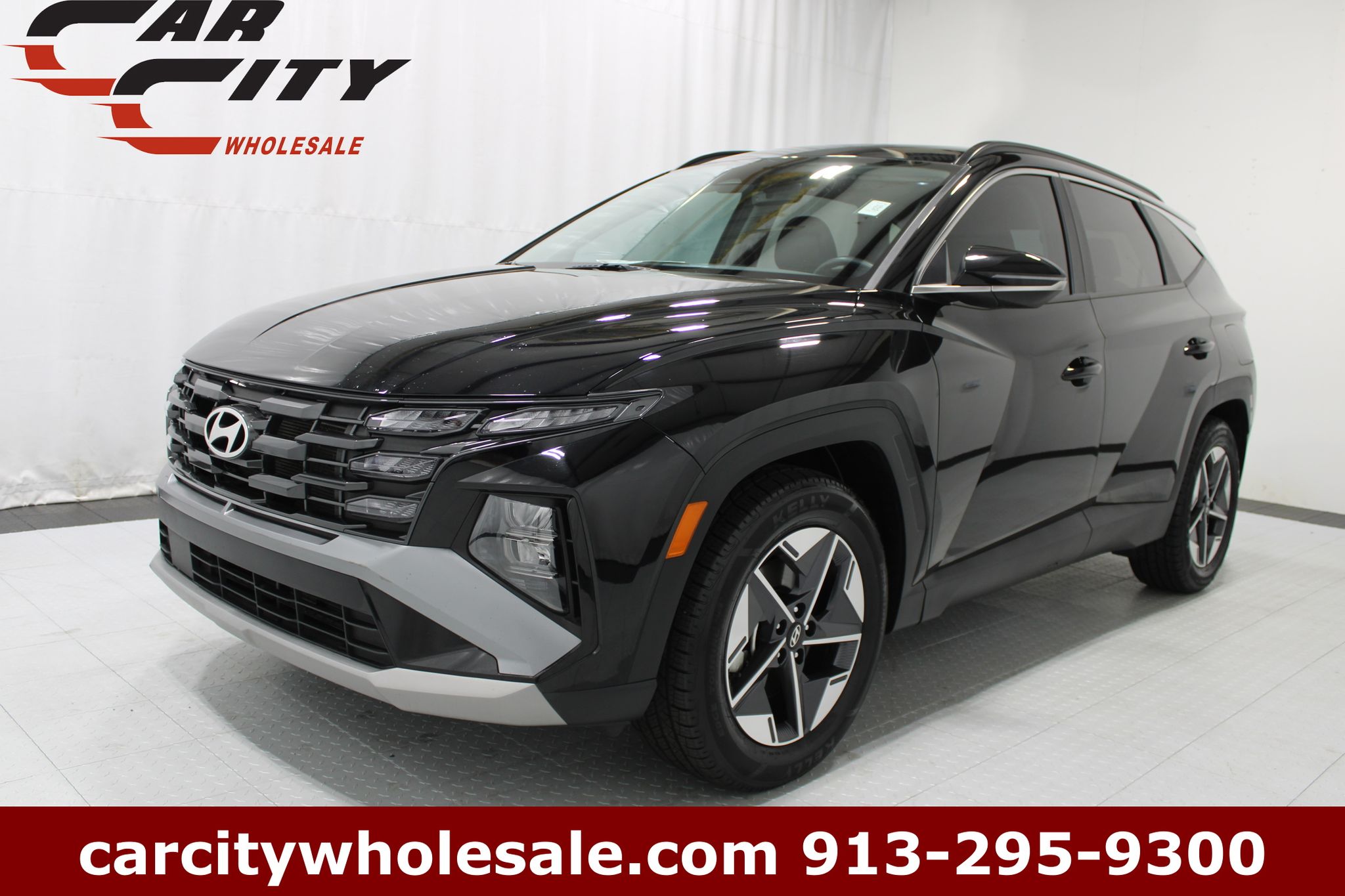 Phantom Black 2025 Hyundai Tucson SUV / Crossover Front-Wheel Drive 8-Speed Automatic