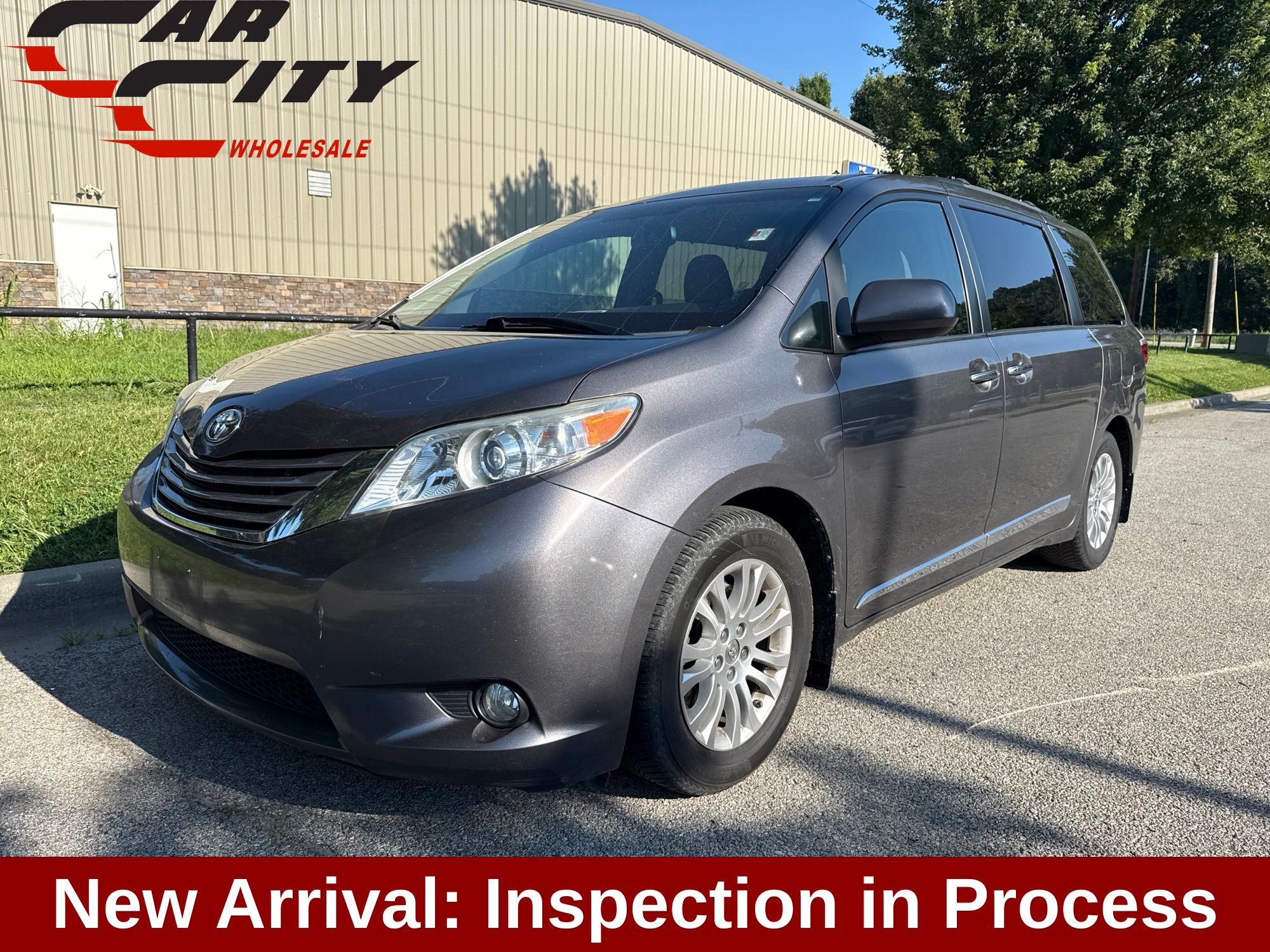 2015 Toyota Sienna XLE 7-Passenger Auto Access Seat