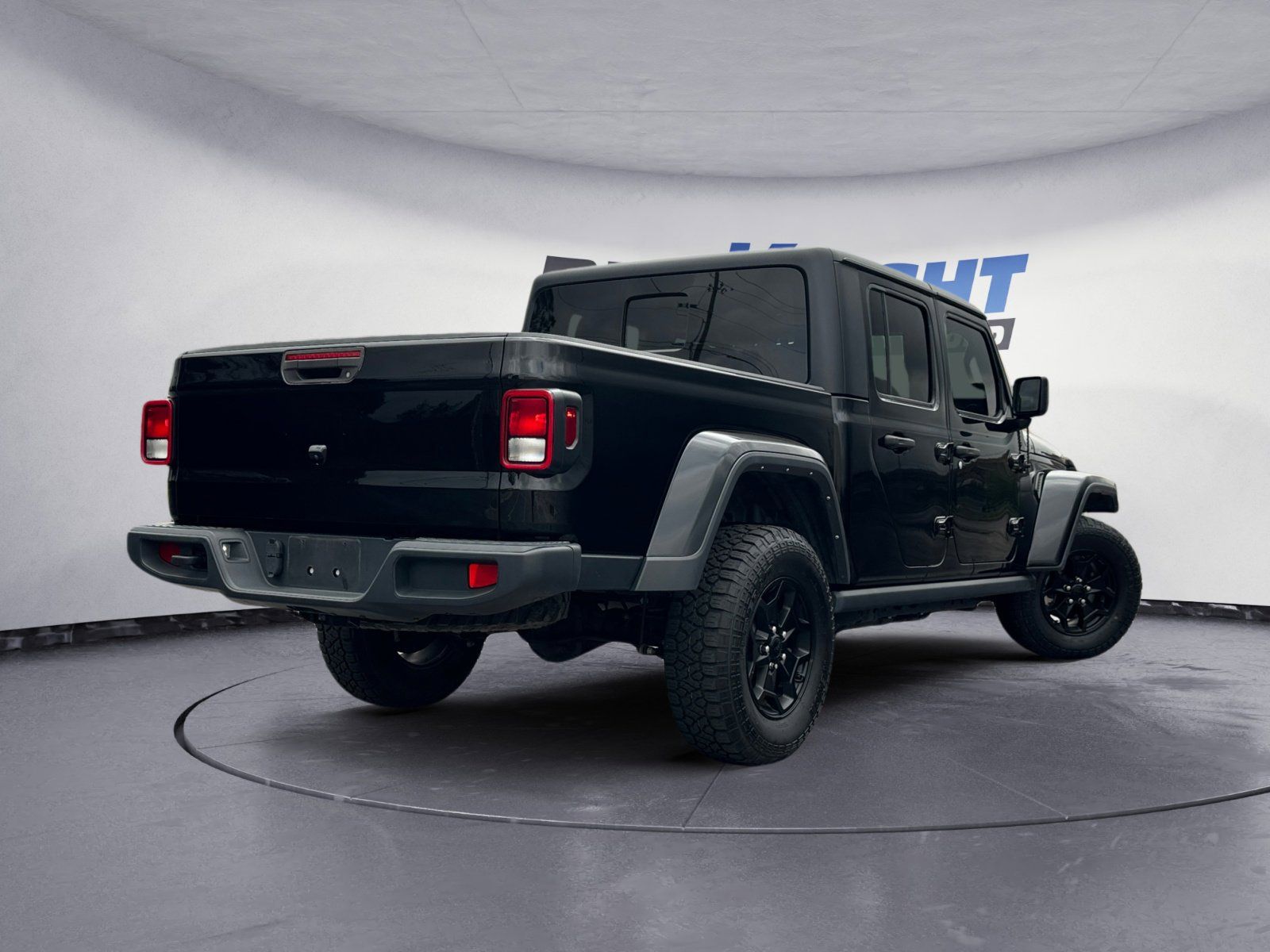 Used 2022 Jeep Gladiator Willys 4D Crew Cab