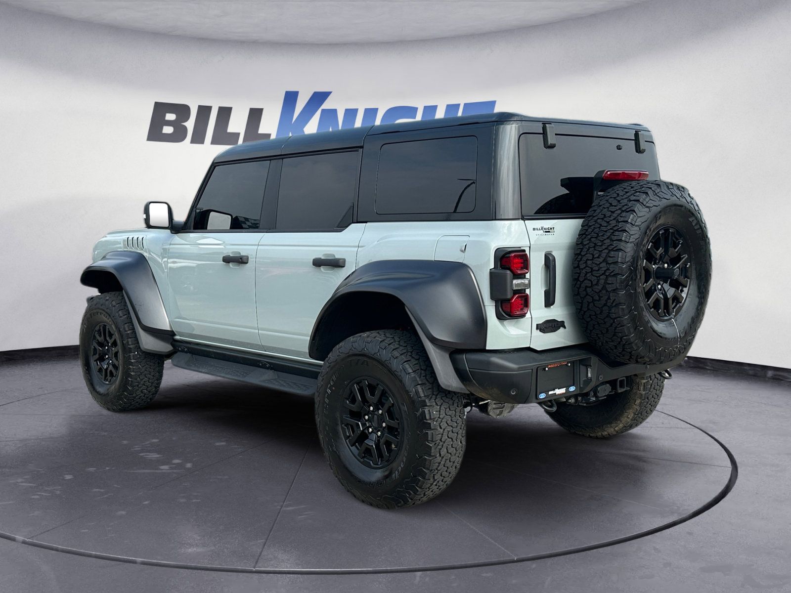 View vehicle photo 3