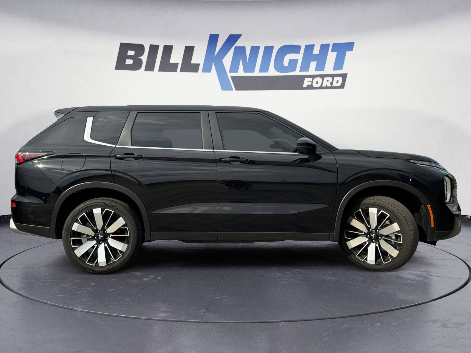 Used 2025 Mitsubishi Outlander SE 4D Sport Utility