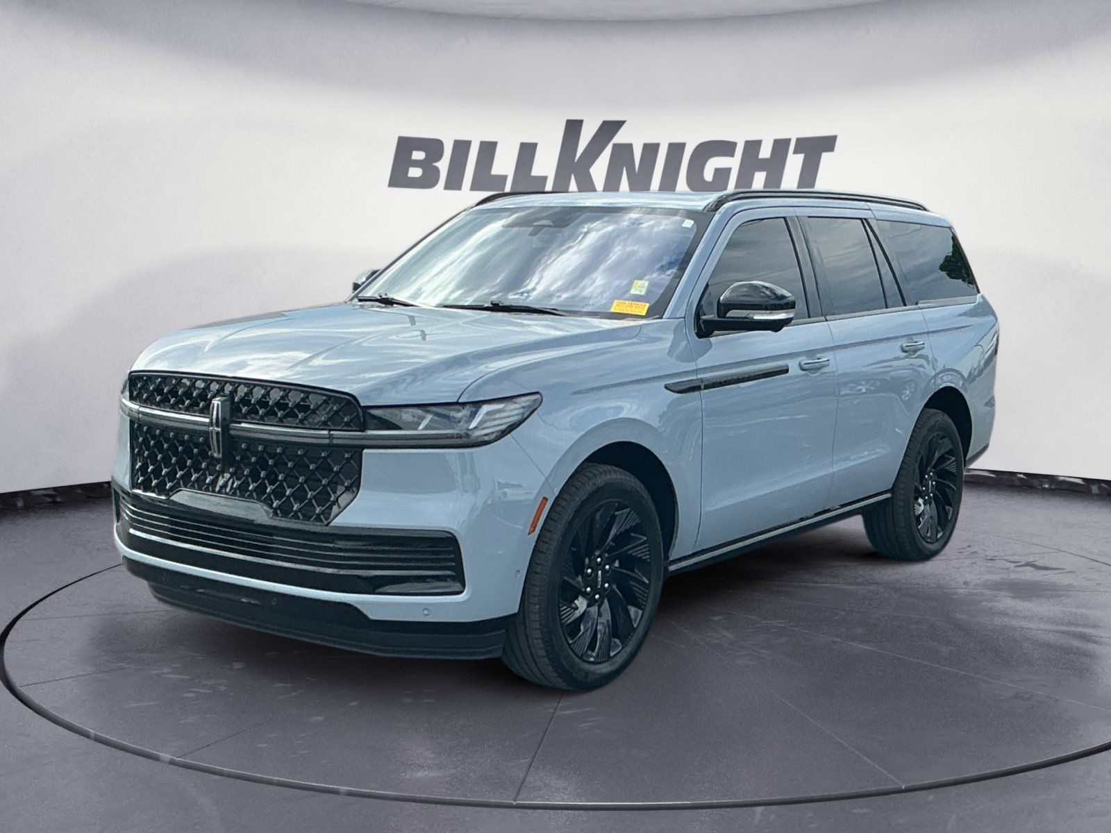Gray Mist Metallic Tri-Coat 2025 Lincoln Navigator SUV / Crossover Four-Wheel Drive Automatic