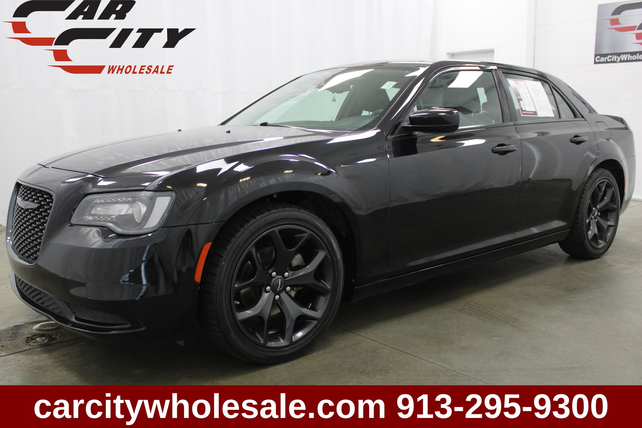 Gloss Black 2022 Chrysler 300 Sedan Rear-Wheel Drive 8-Speed Automatic