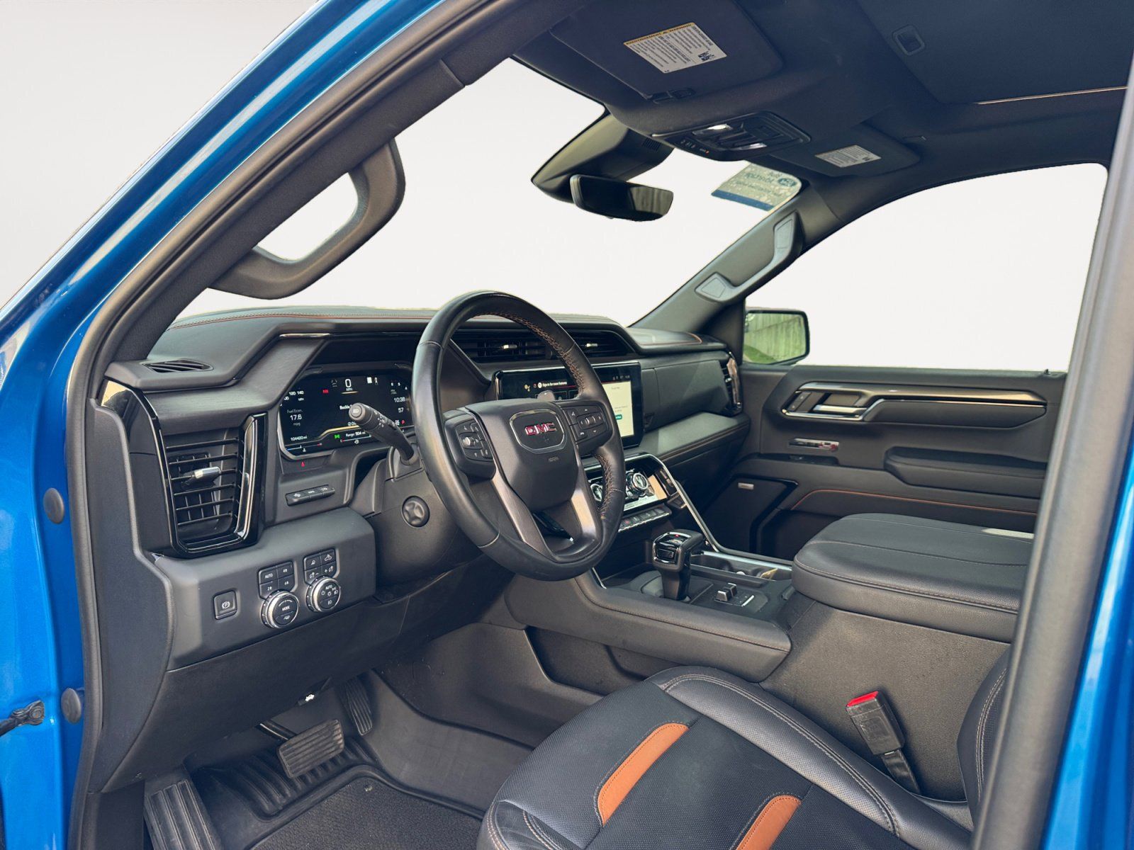 View vehicle photo 7