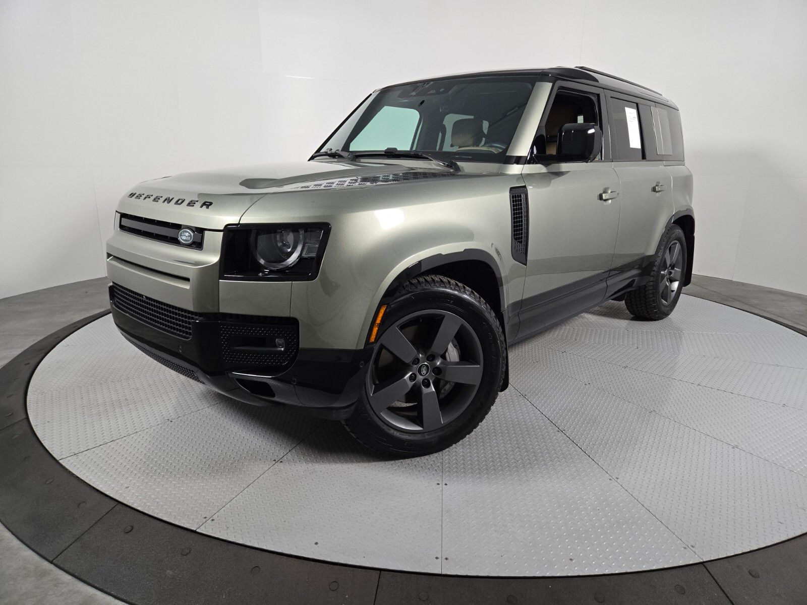 2025 Land Rover Defender 110 P400 X-Dynamic SE AWD