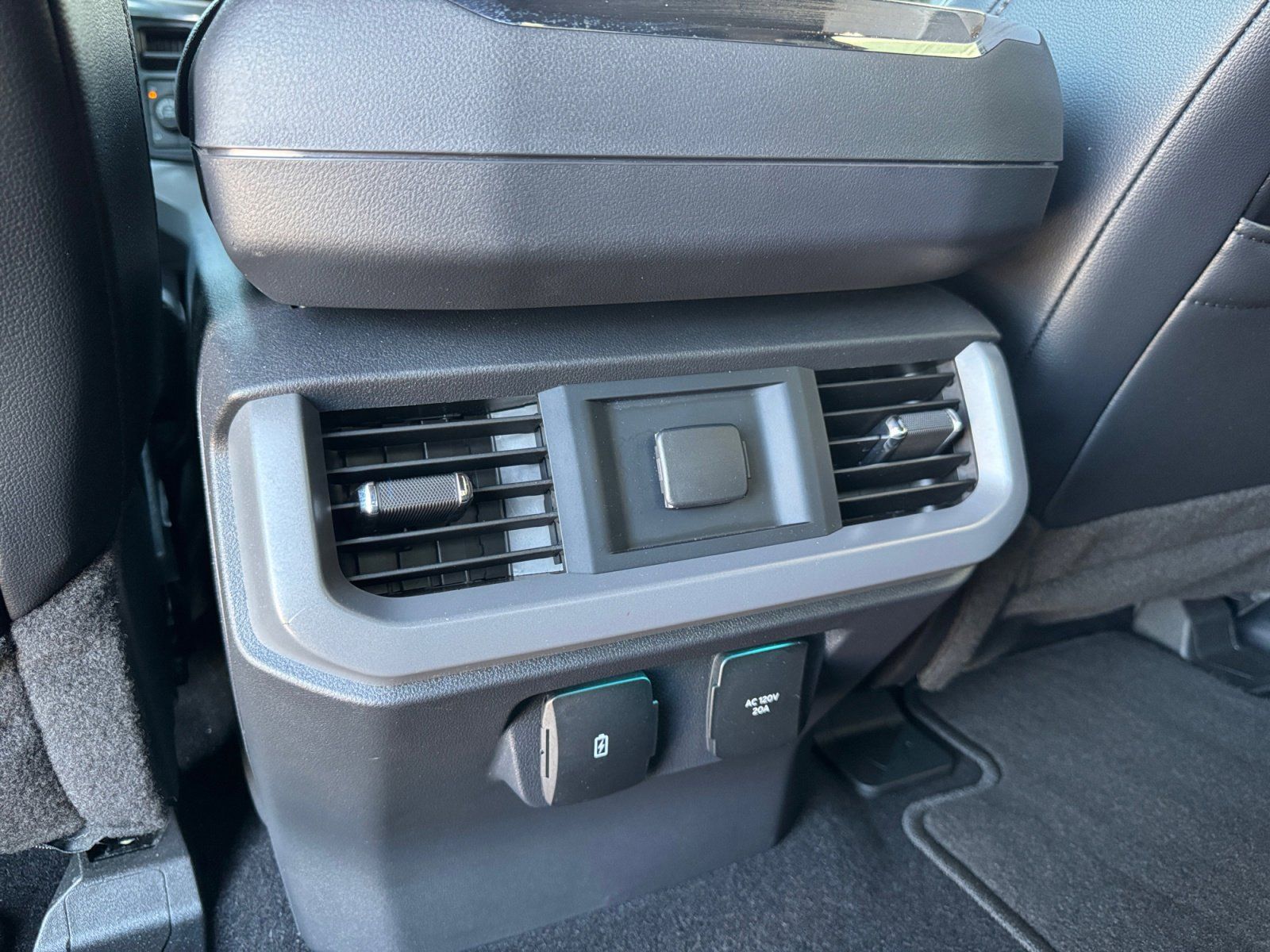 Used 2024 Ford F-150 Lariat 4D SuperCrew