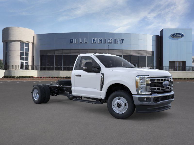 2026 Ford F-350 Super Duty Chassis Cab
