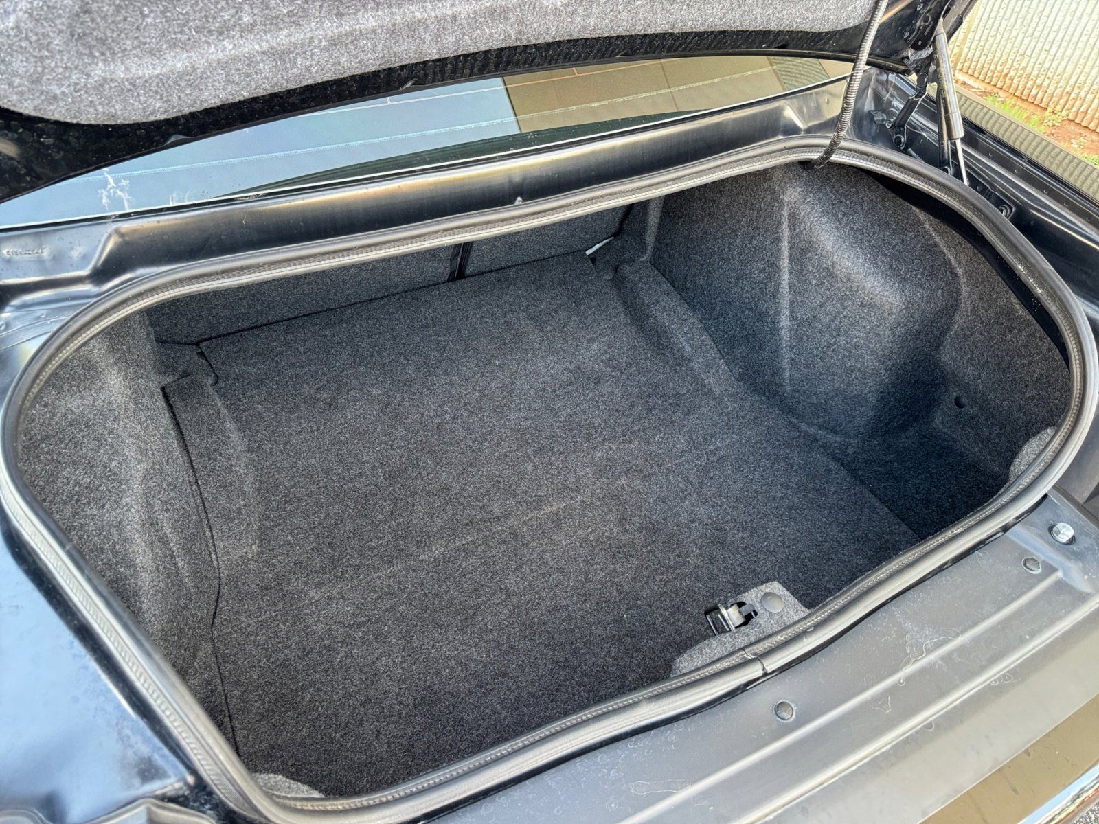 Pitch Black Clearcoat 2020 Dodge Challenger R/T Scat Pack RWD Coupe Rear-Wheel Drive 8-Speed Automatic