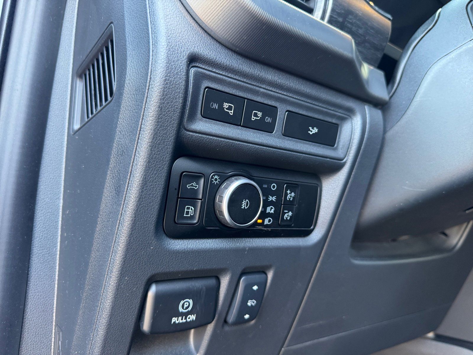 Used 2024 Ford F-150 Lariat 4D SuperCrew