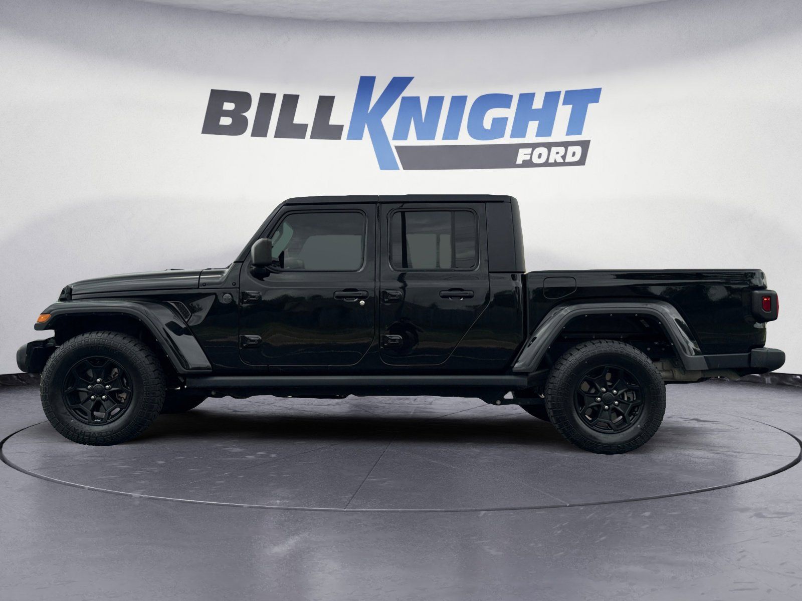 Used 2022 Jeep Gladiator Willys 4D Crew Cab