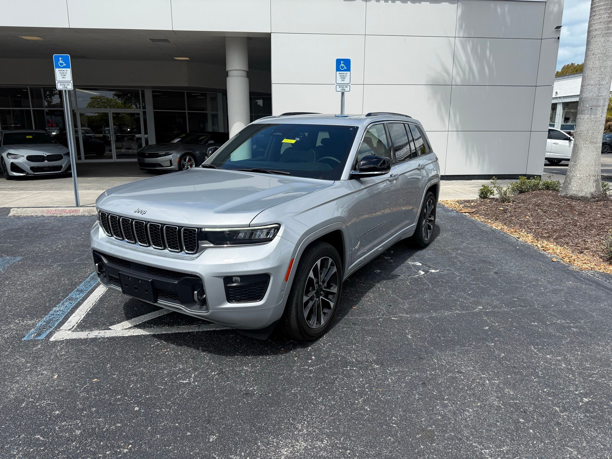 2023 Jeep Grand Cherokee Overland