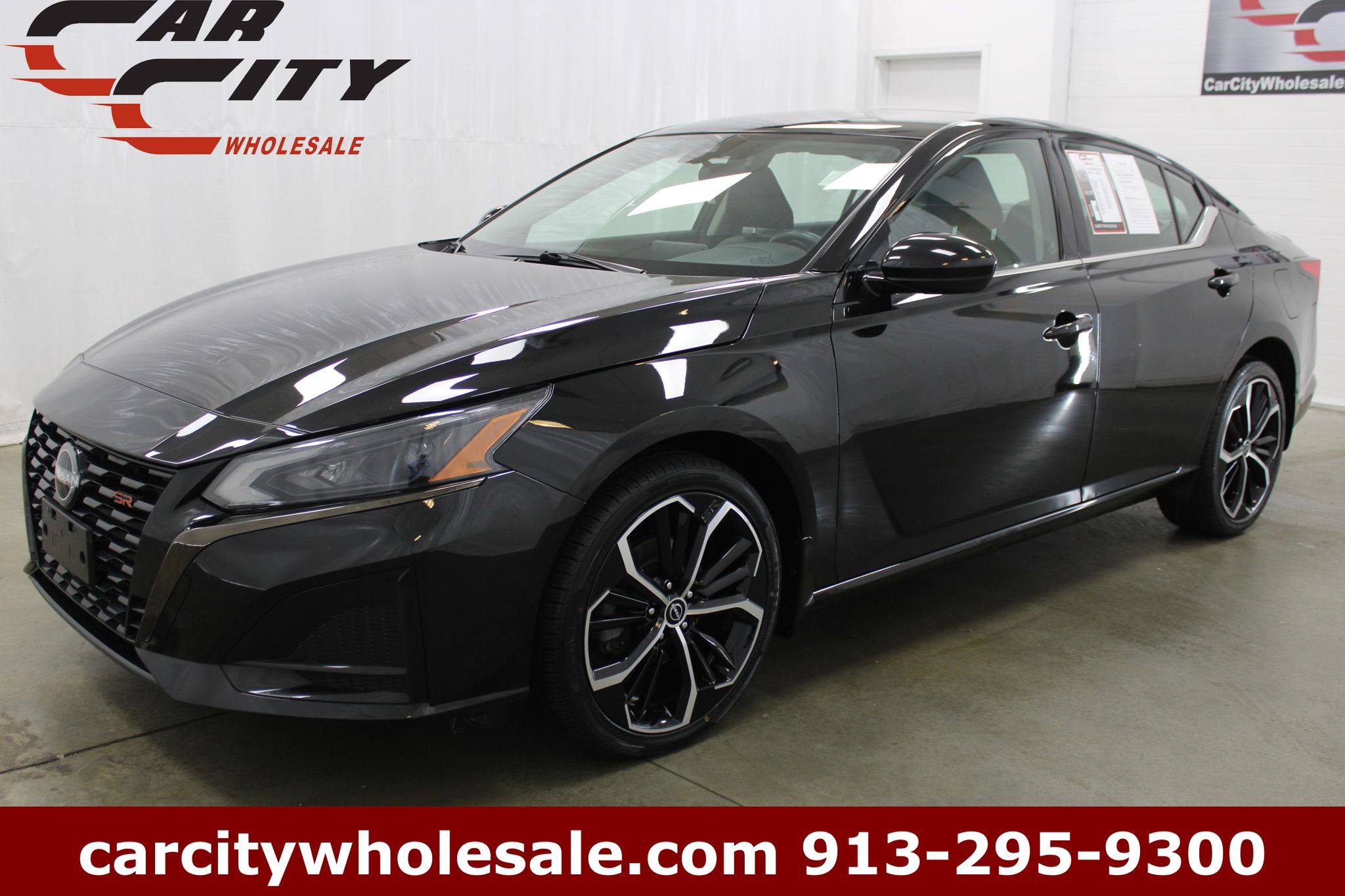 Super Black Clearcoat 2023 Nissan Altima 2.5 SR AWD Sedan All-Wheel Drive Continuously Variable Transmission