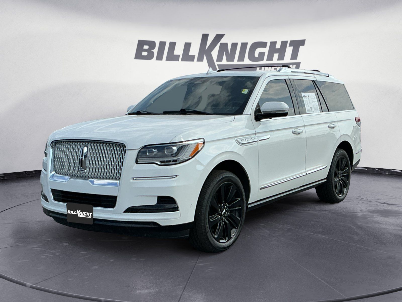 White Metallic 2023 Lincoln Navigator SUV / Crossover Four-Wheel Drive Automatic