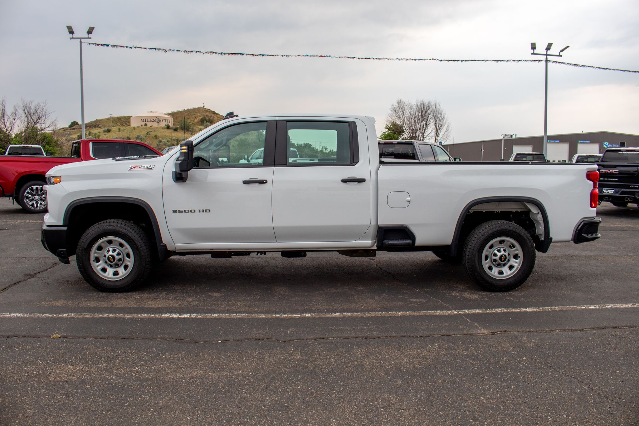 Summit White 2024 Chevrolet Silverado 3500HD Pickup Truck Four-Wheel Drive Automatic