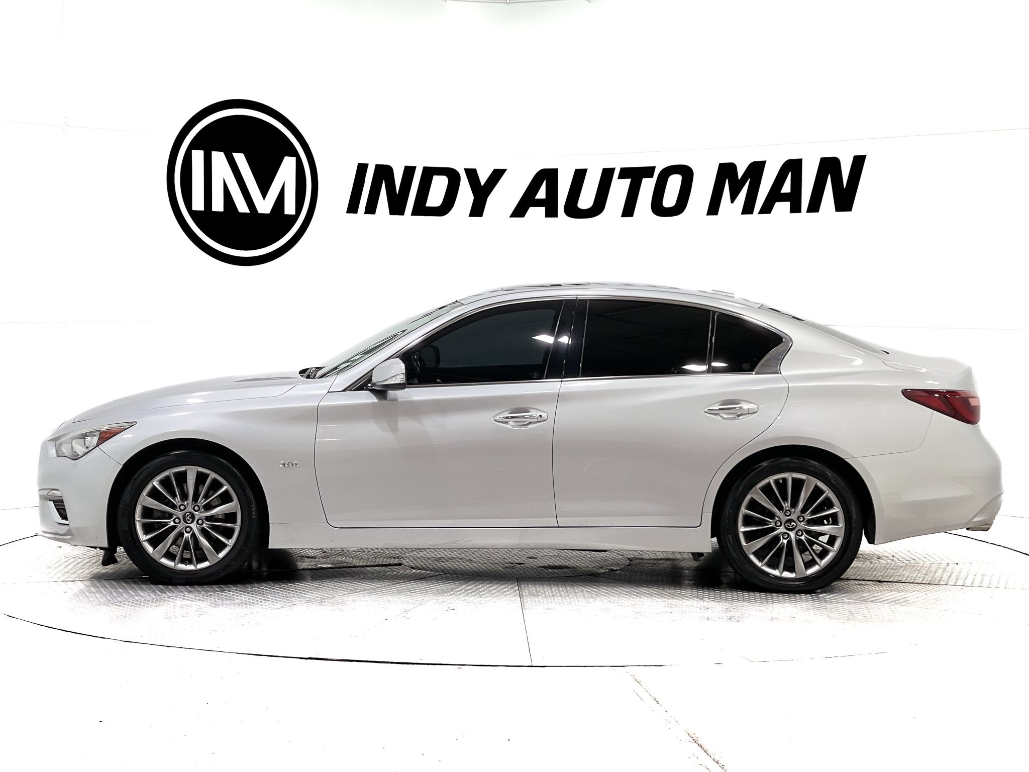 View vehicle photo 7