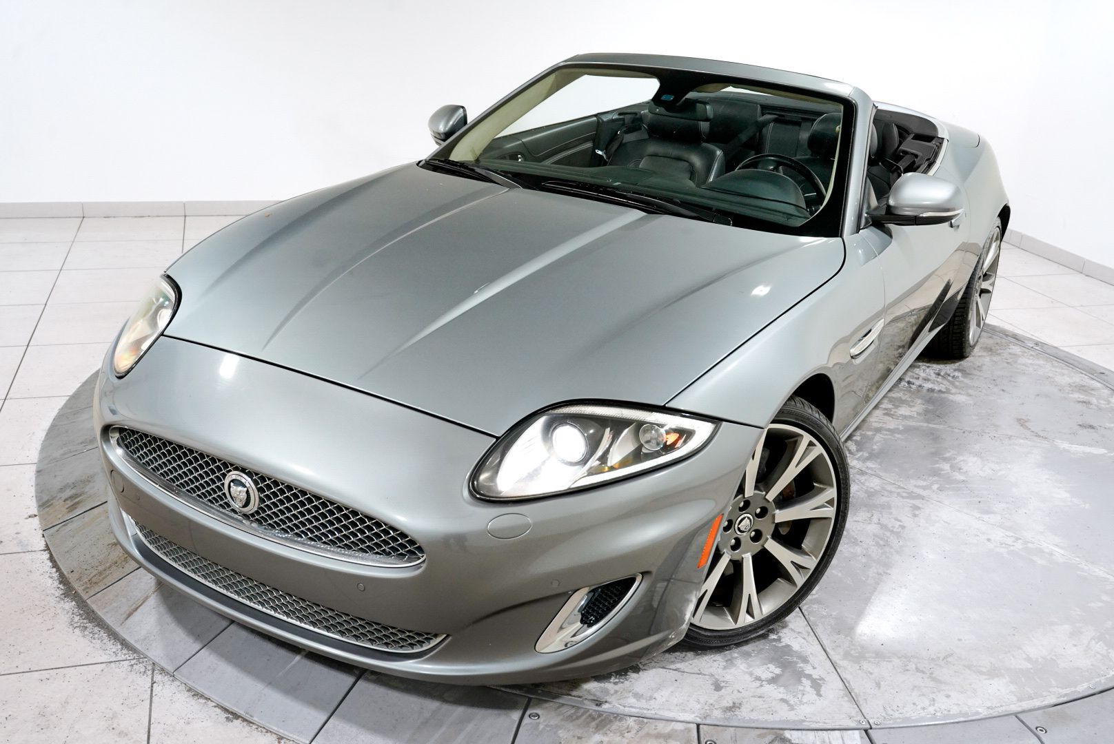 2013 Jaguar XK-Series Convertible Rear-Wheel Drive 6-Speed Automatic Overdrive