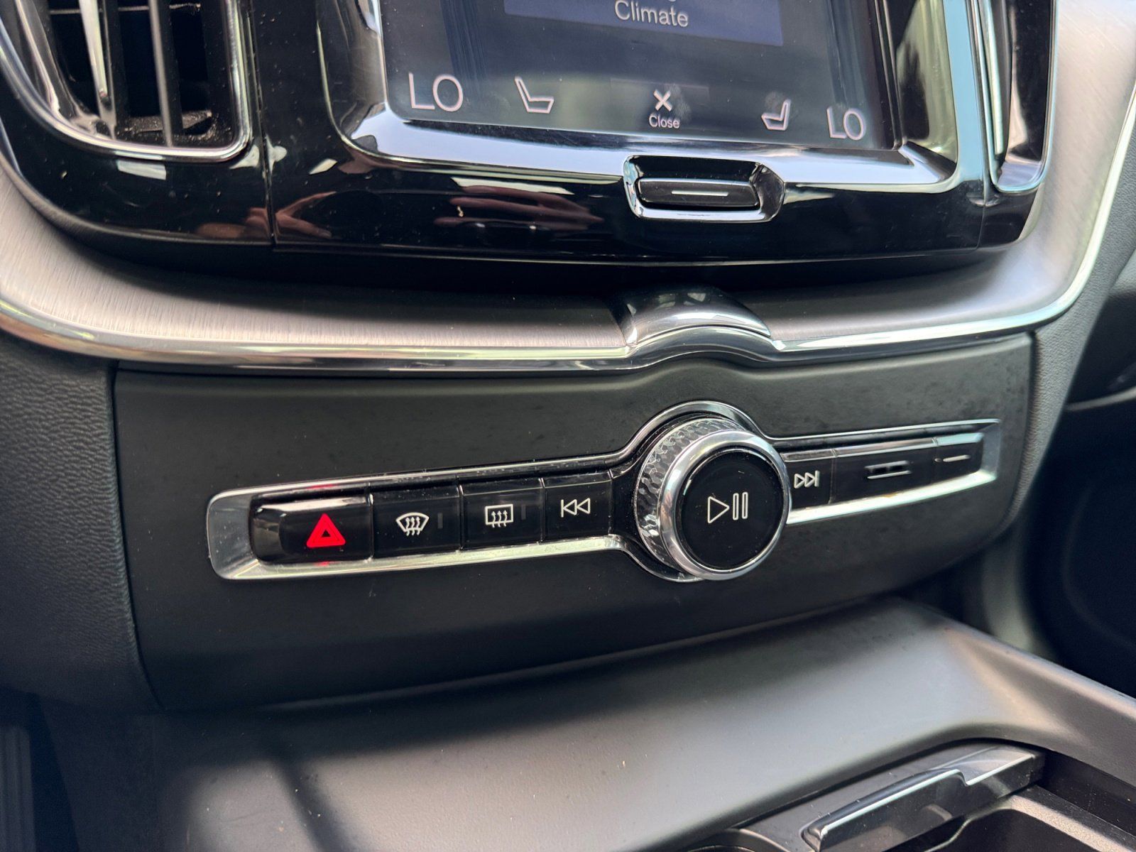 Used 2019 Volvo XC60 T6 Momentum 4D Sport Utility