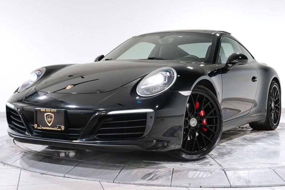 2017 Porsche 911 Carrera 4 Coupe's photo