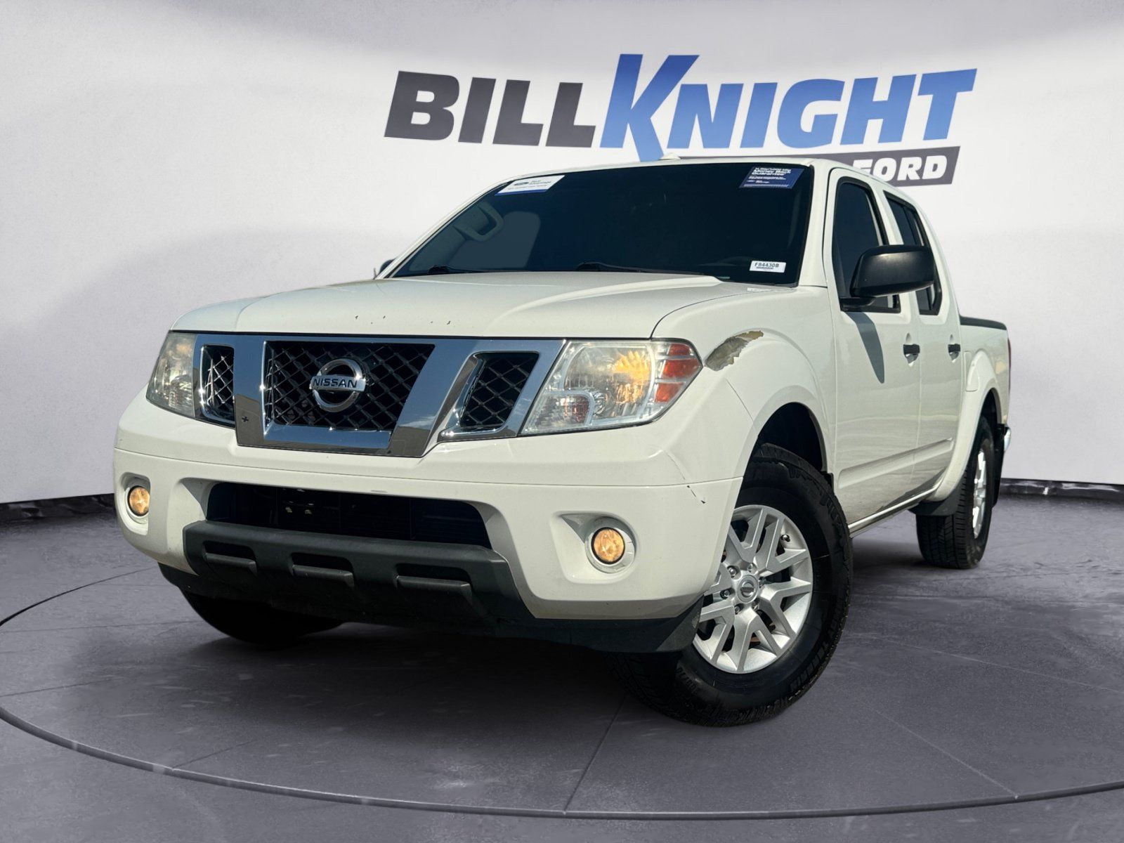 Glacier White 2018 Nissan Frontier Pickup Truck 4X2 5-Speed Automatic Overdrive