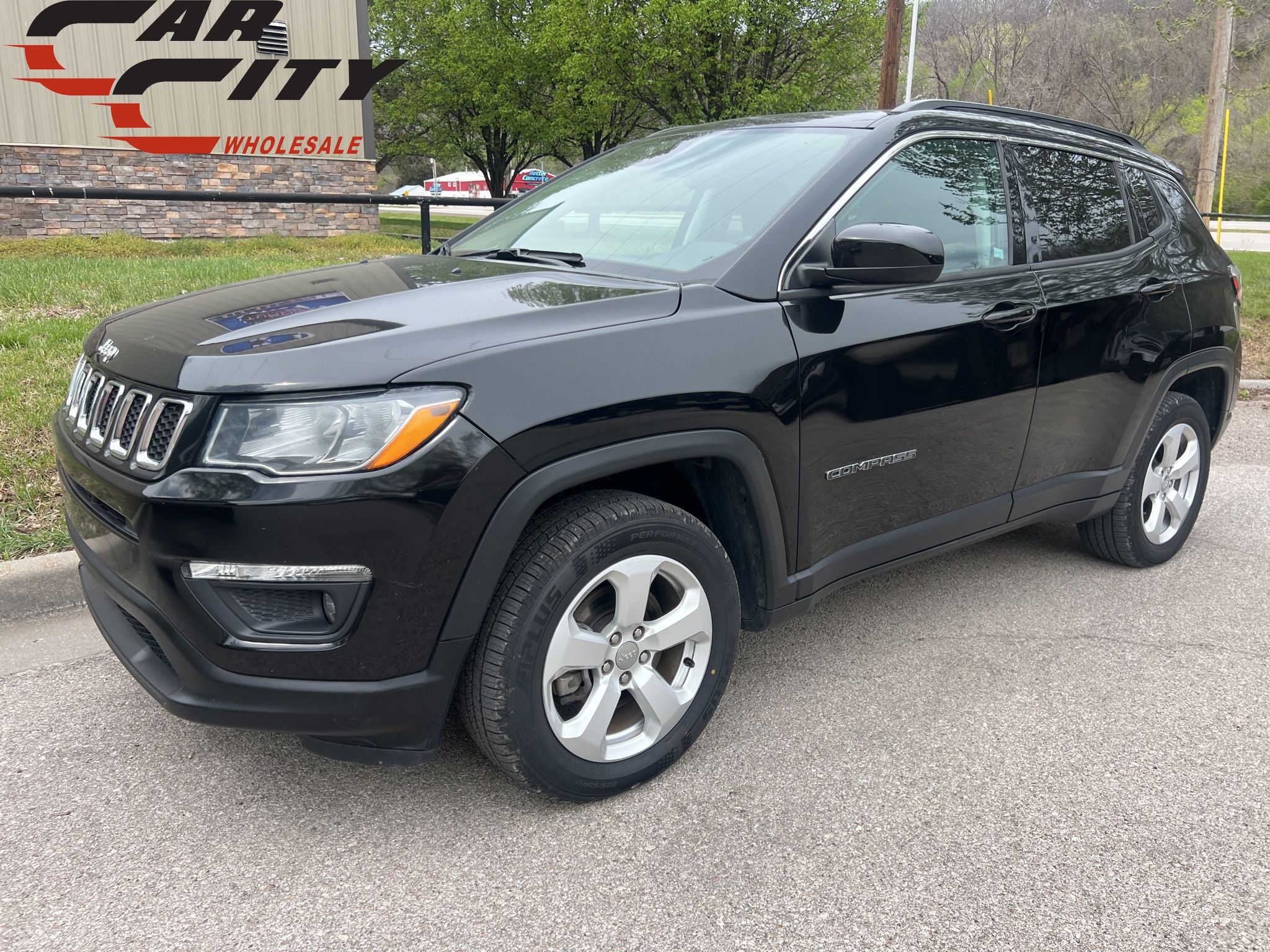 Diamond Black Crystal Pearlcoat 2021 Jeep Compass Latitude 4WD SUV / Crossover Four-Wheel Drive 9-Speed Automatic