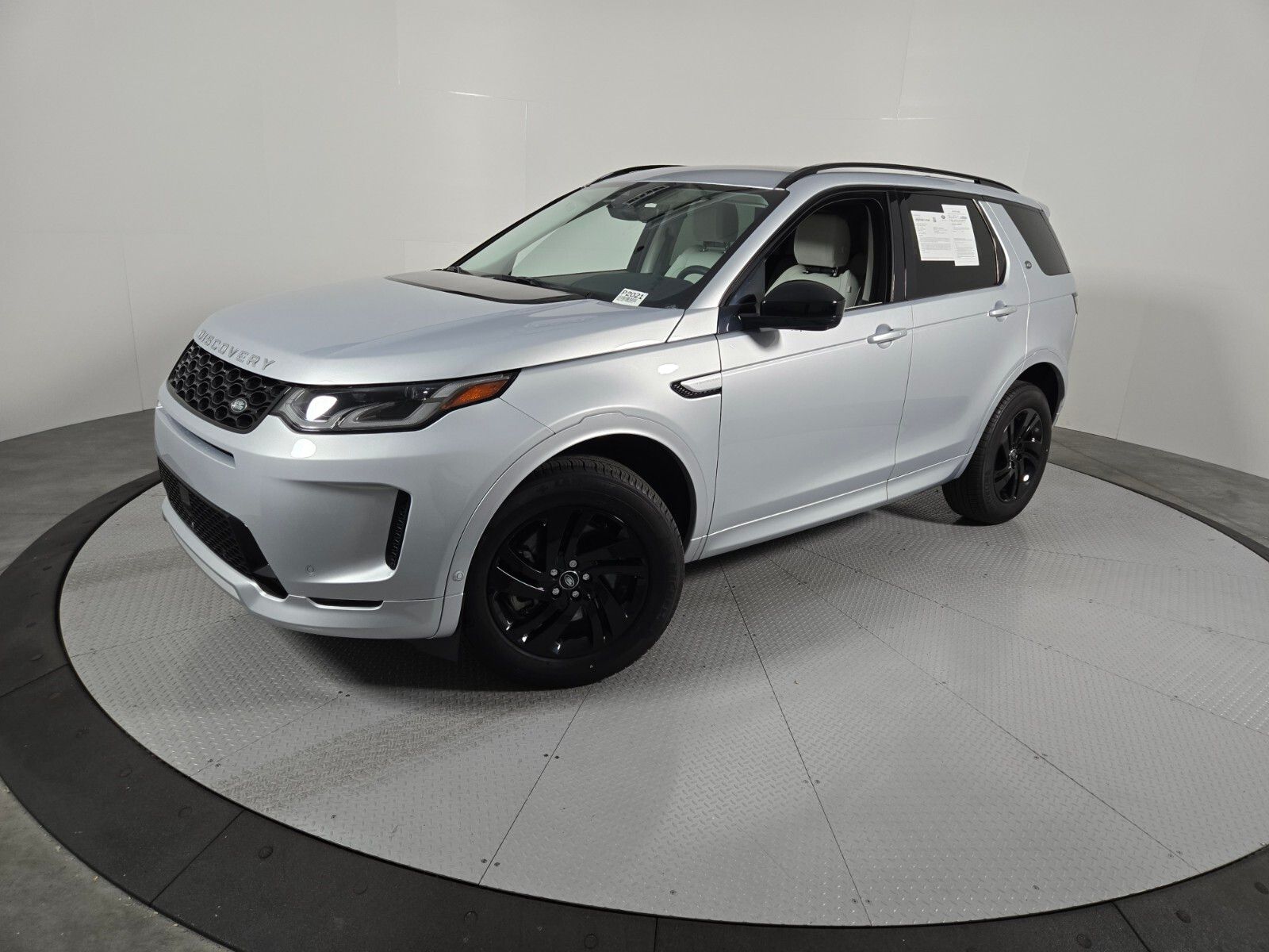 Hakuba Silver Metallic 2025 Land Rover Discovery Sport SUV / Crossover All-Wheel Drive 9-Speed Automatic