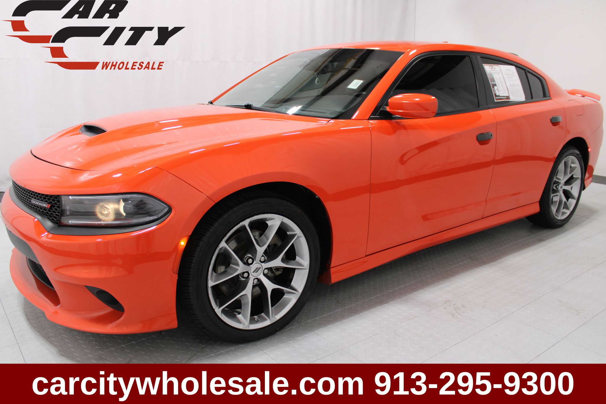 Go Mango! 2022 Dodge Charger Sedan Rear-Wheel Drive 8-Speed Automatic