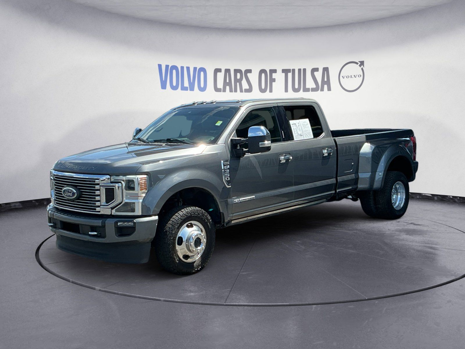 Gray Metallic 2022 Ford F-350 Super Duty Platinum Crew Cab LB DRW 4WD Pickup Truck Four-Wheel Drive Automatic