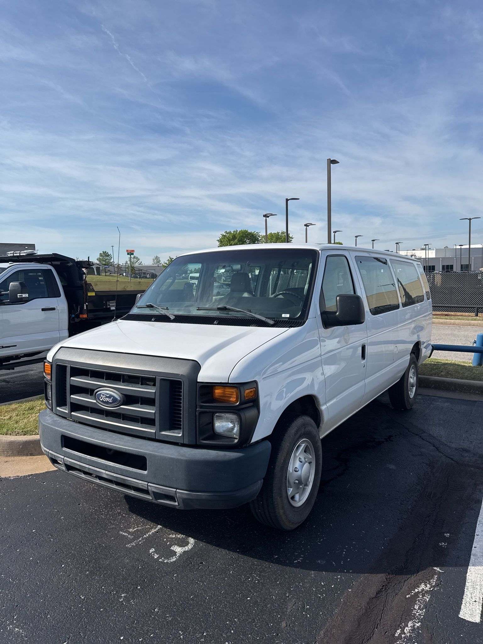 Oxford White 2013 Ford E-Series E-350 XL Super Duty Extended Passenger Van Van Rear-Wheel Drive 4-Speed Automatic Overdrive