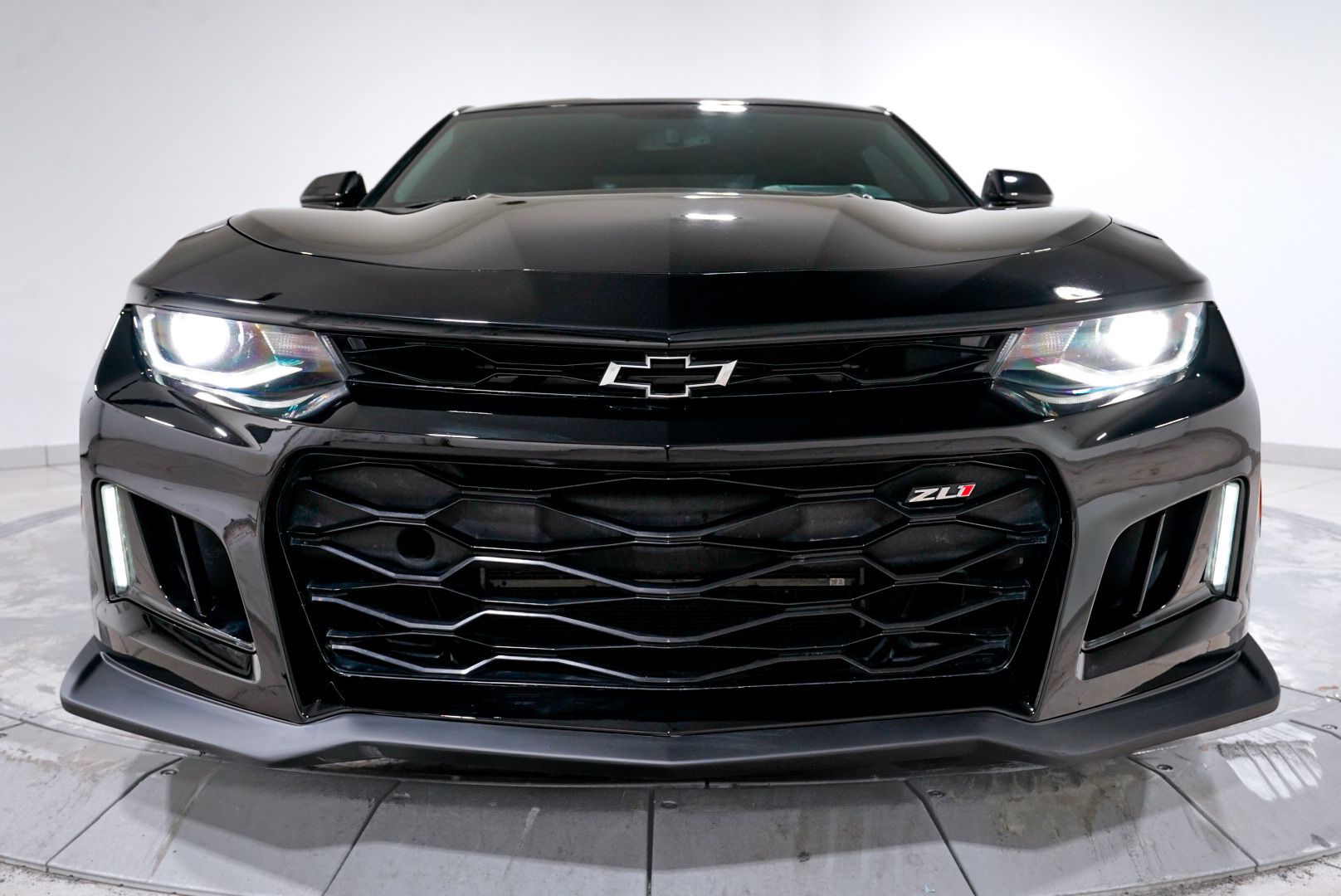 View vehicle photo 2