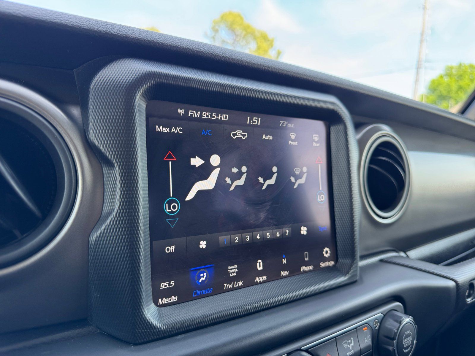 Used 2022 Jeep Gladiator Willys 4D Crew Cab