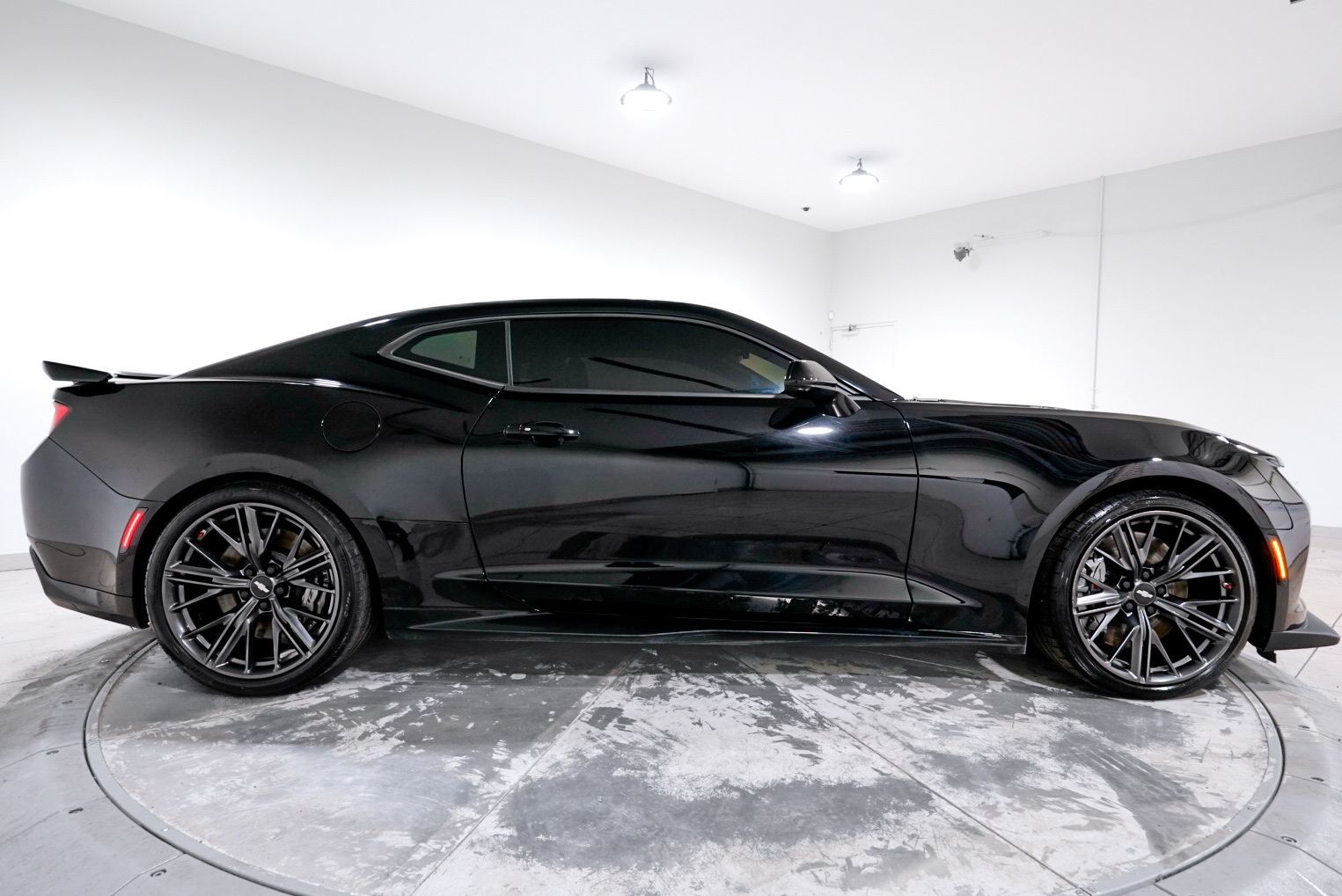 View vehicle photo 5