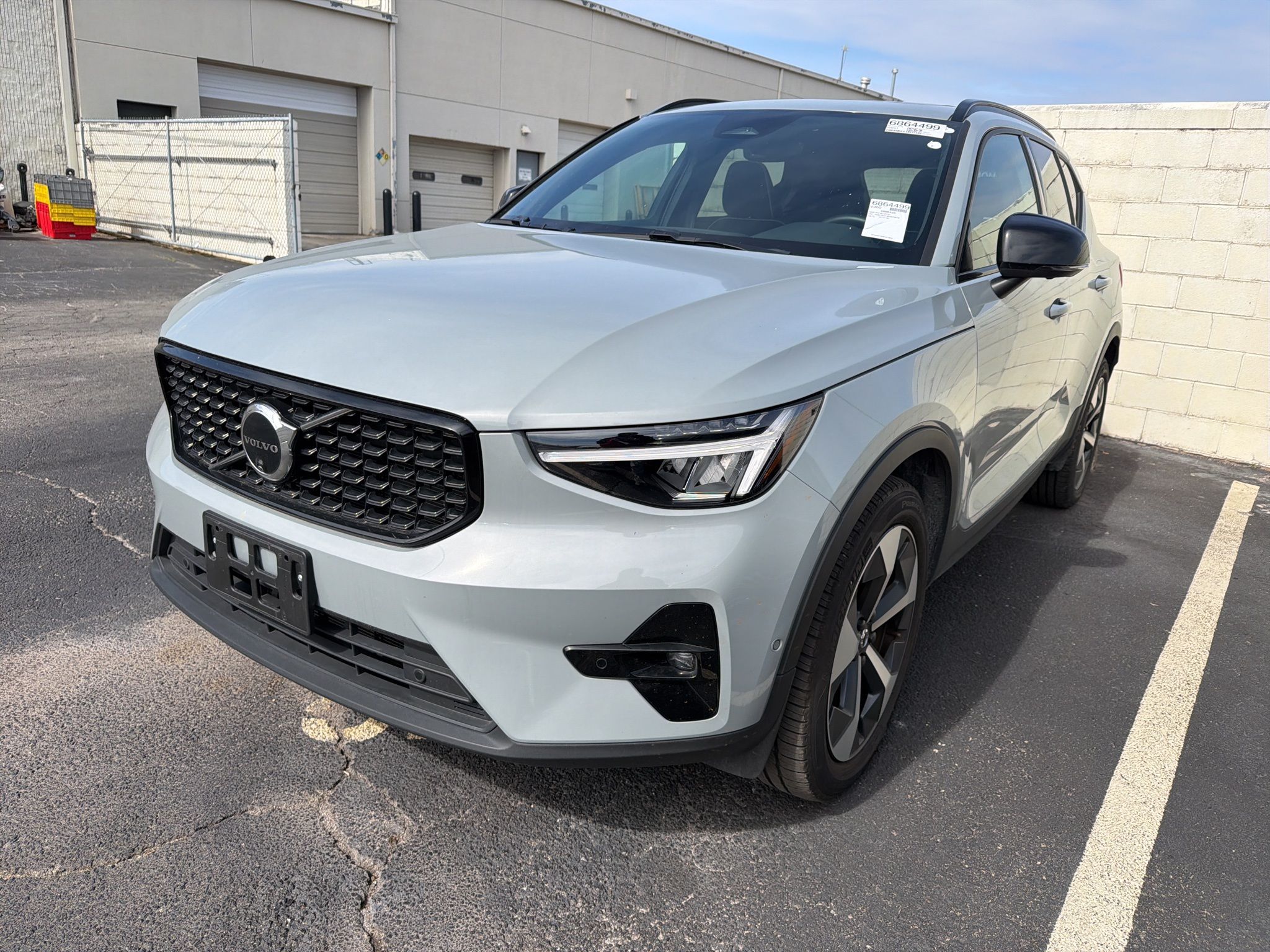 2025 Volvo XC40 B5 Plus Dark Theme AWD