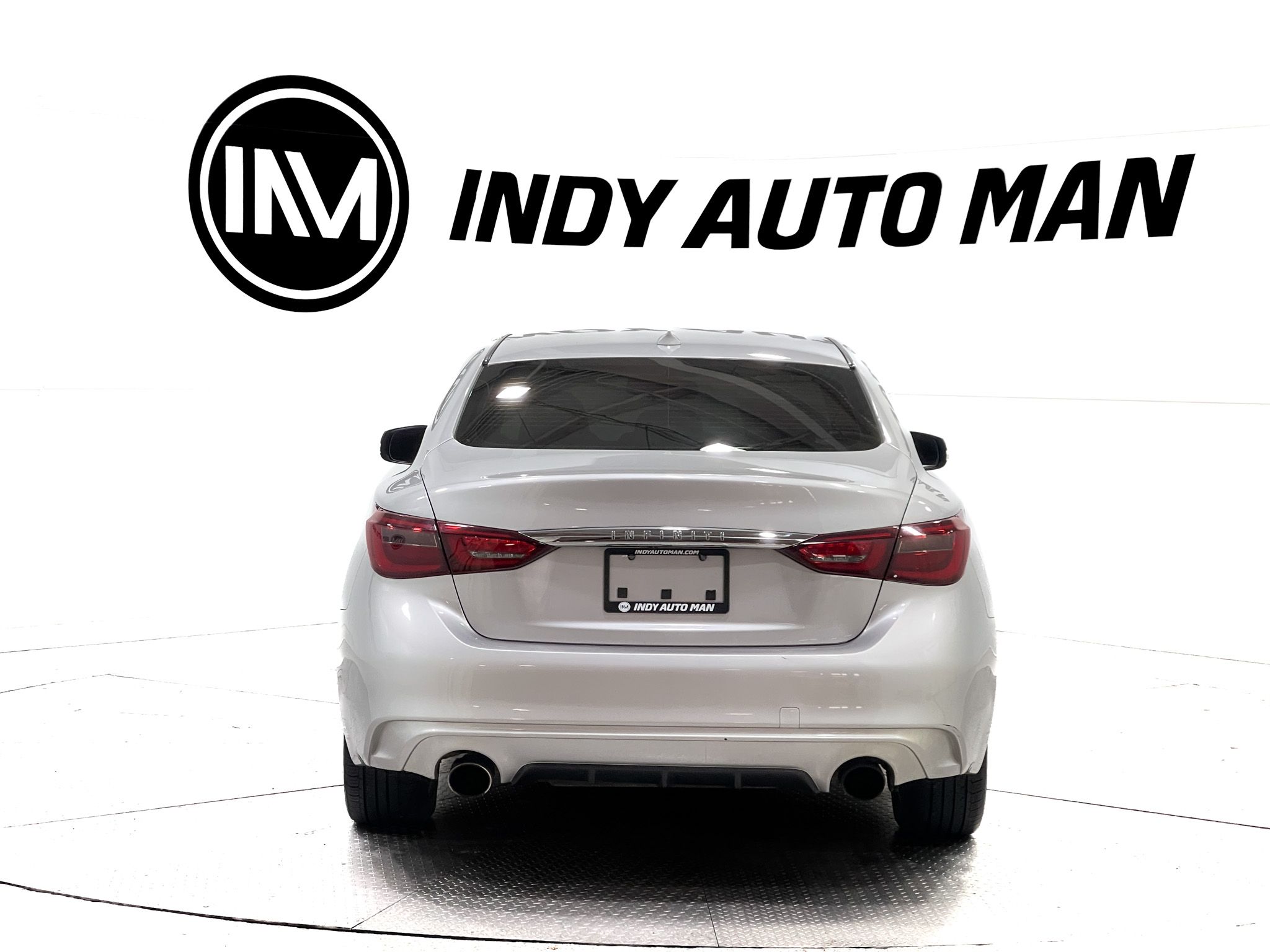 View vehicle photo 5