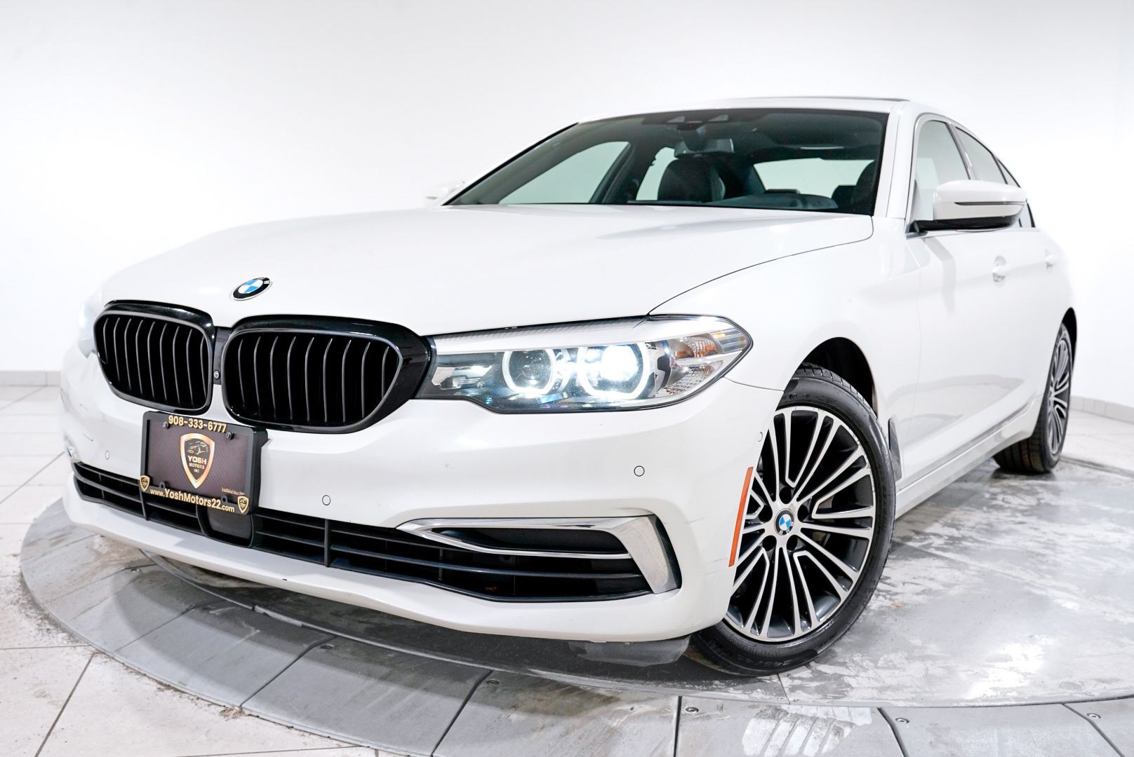 2020 BMW 5 Series 540i xDrive Sedan's photo