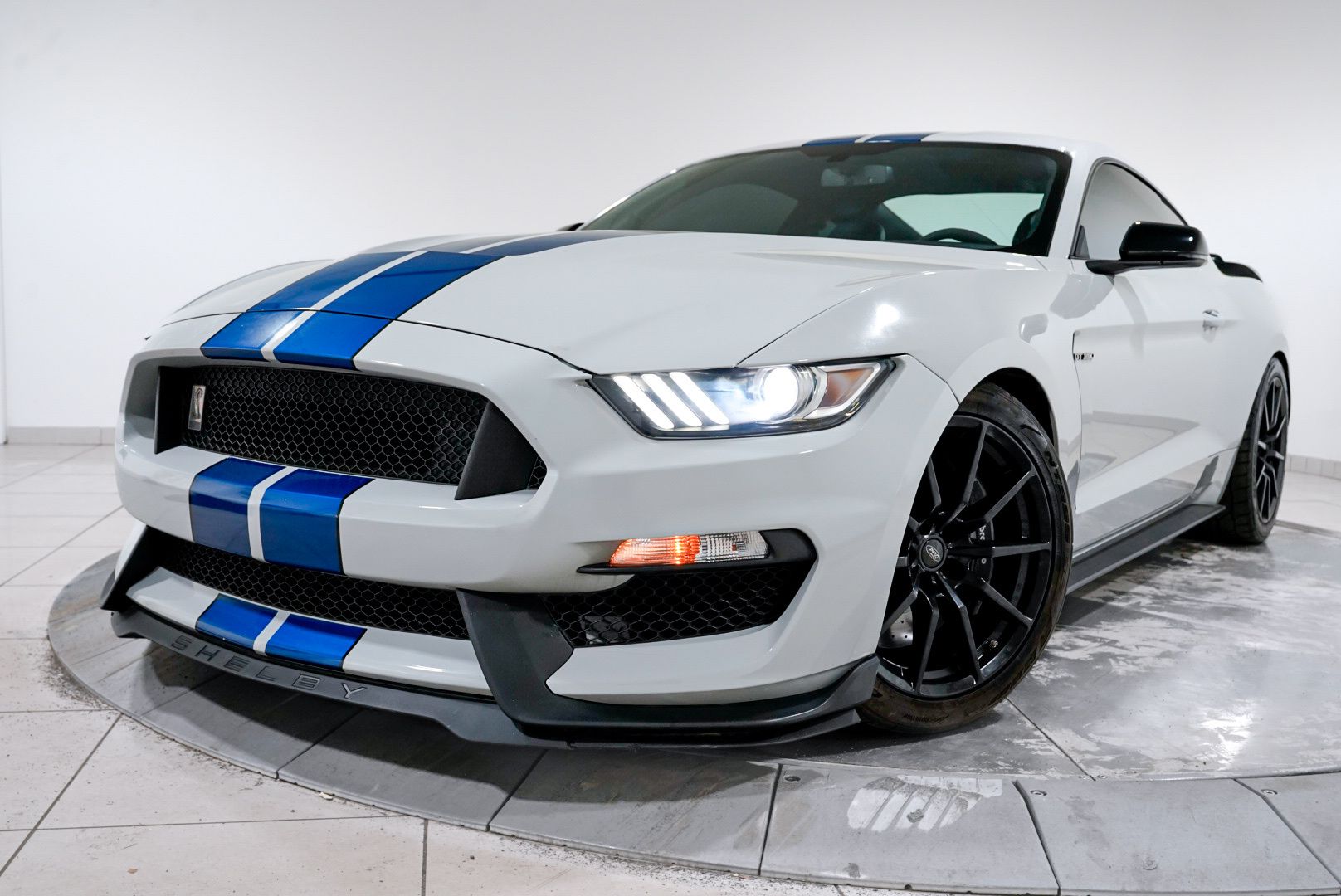 2017 Ford Mustang Shelby GT350's photo