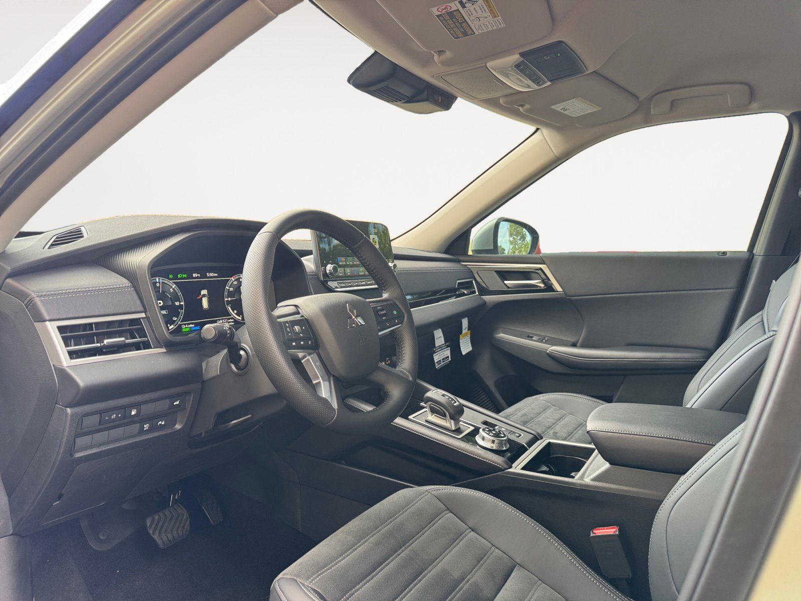 Used 2025 Mitsubishi Outlander PHEV SE 4D Sport Utility